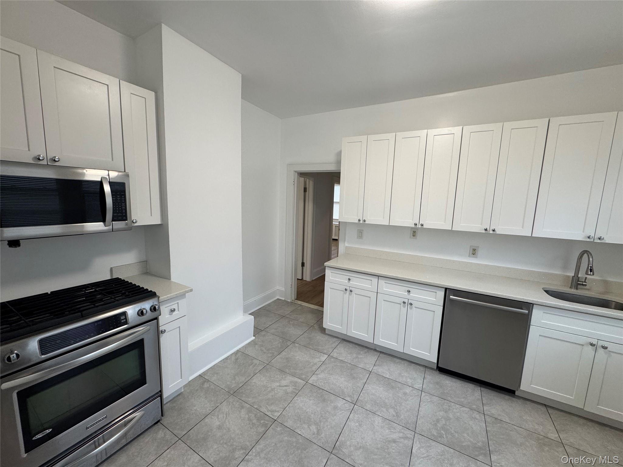520 Fourth Avenue, Unit 2 photo 4