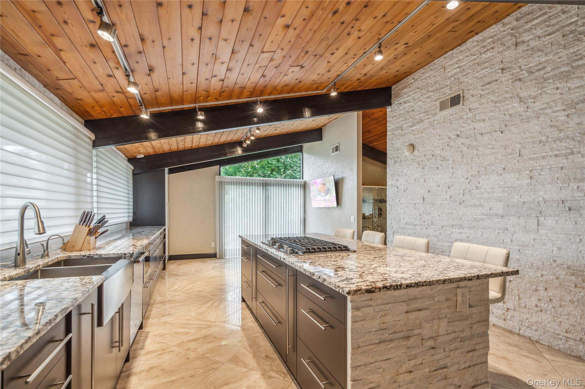 27 Parkway Drive – For Sale photo 7