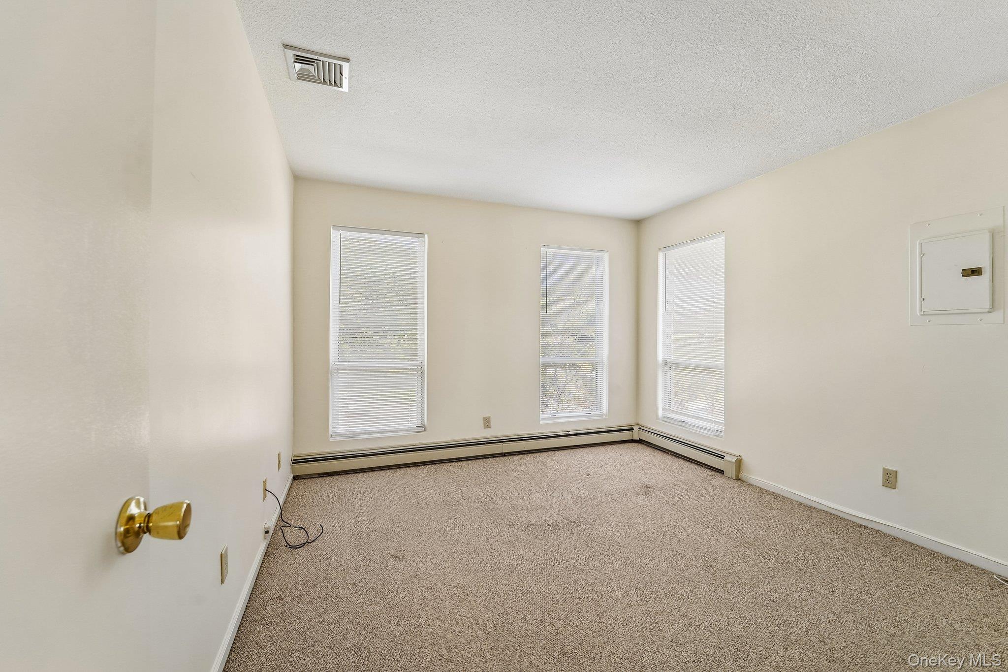 18 BROOKE HOLLOW Lane – For Sale photo 19