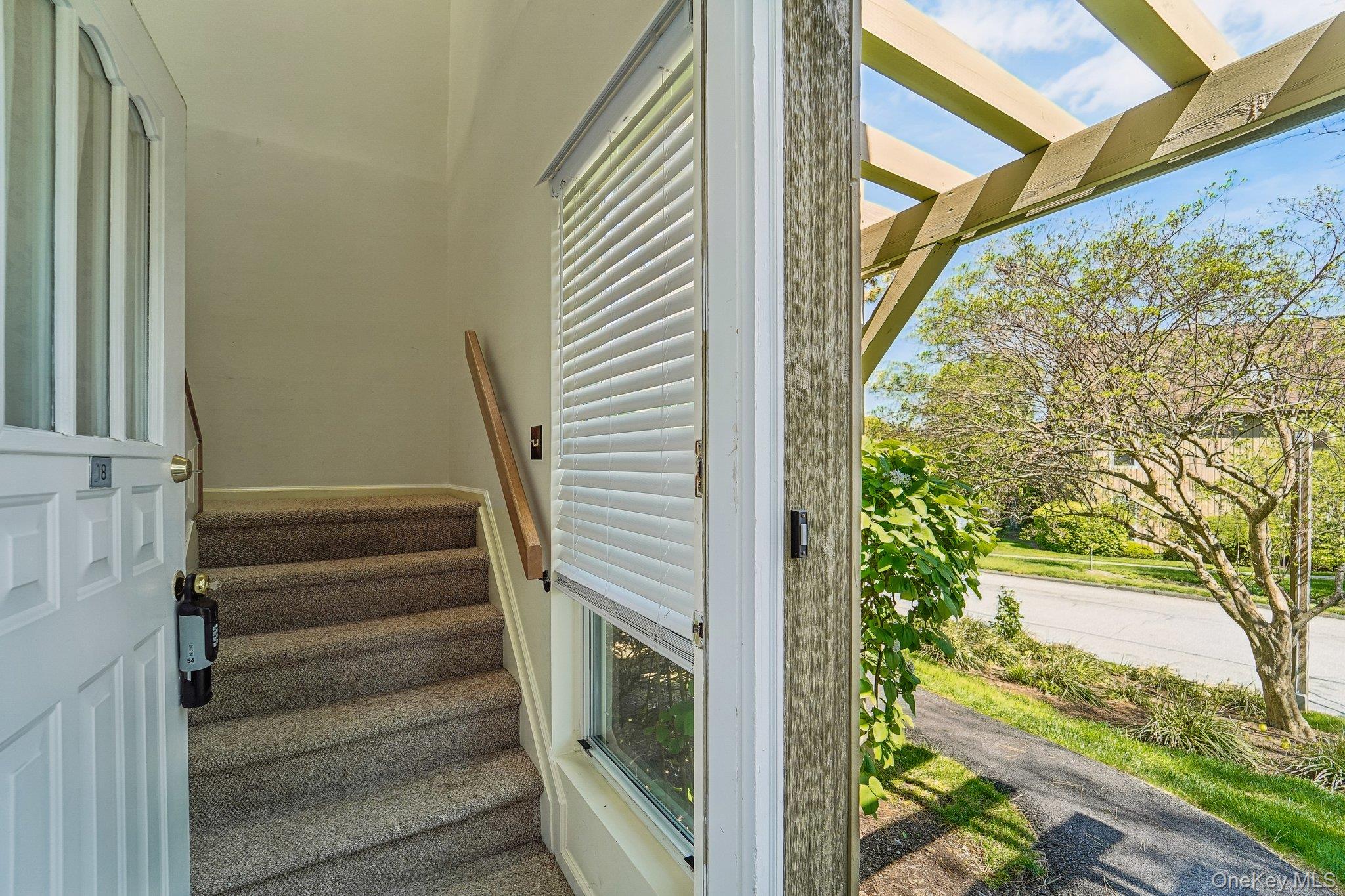 18 BROOKE HOLLOW Lane – For Sale photo 4