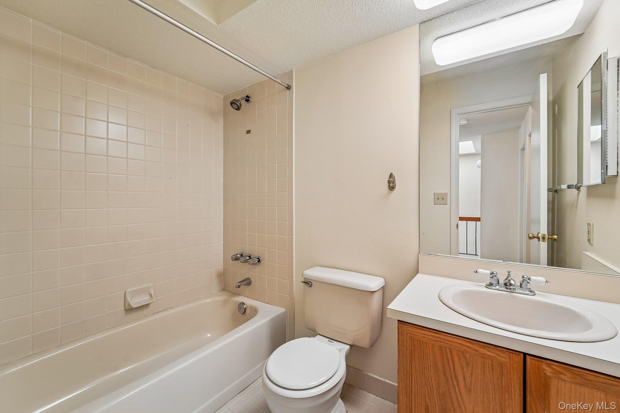 18 BROOKE HOLLOW Lane – For Sale photo 23