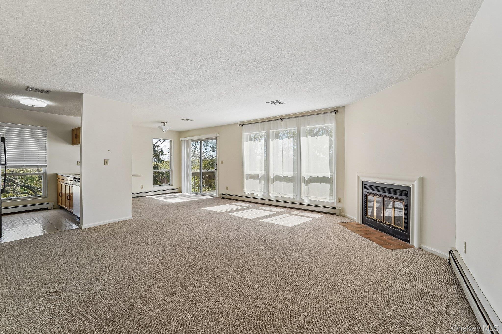 18 BROOKE HOLLOW Lane – For Sale photo 9