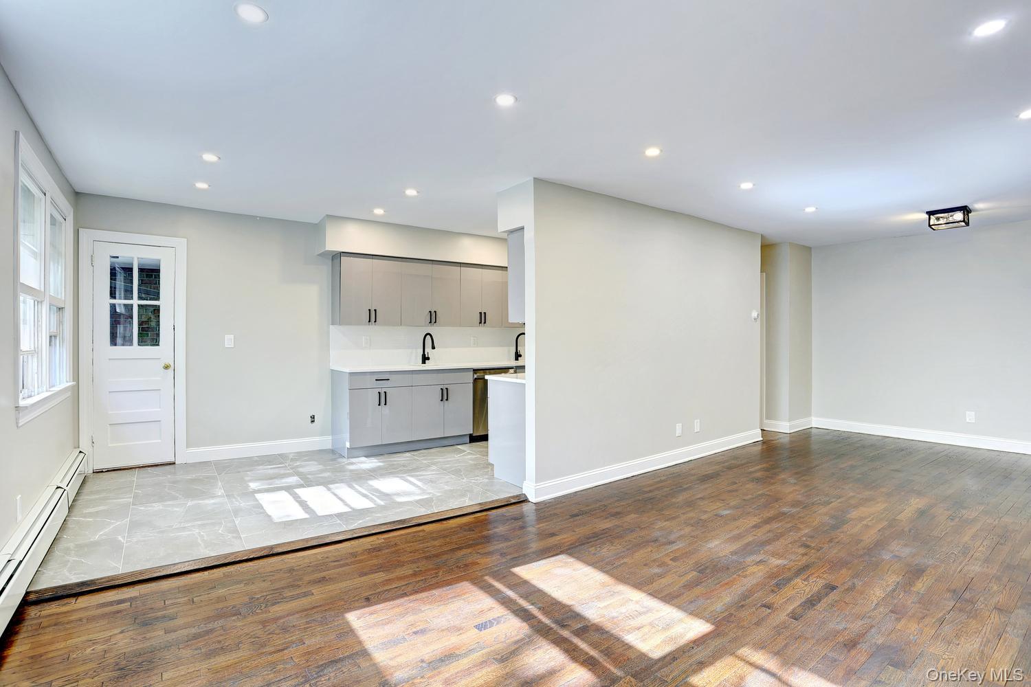 152 Kearsing Parkway, Unit E photo 5