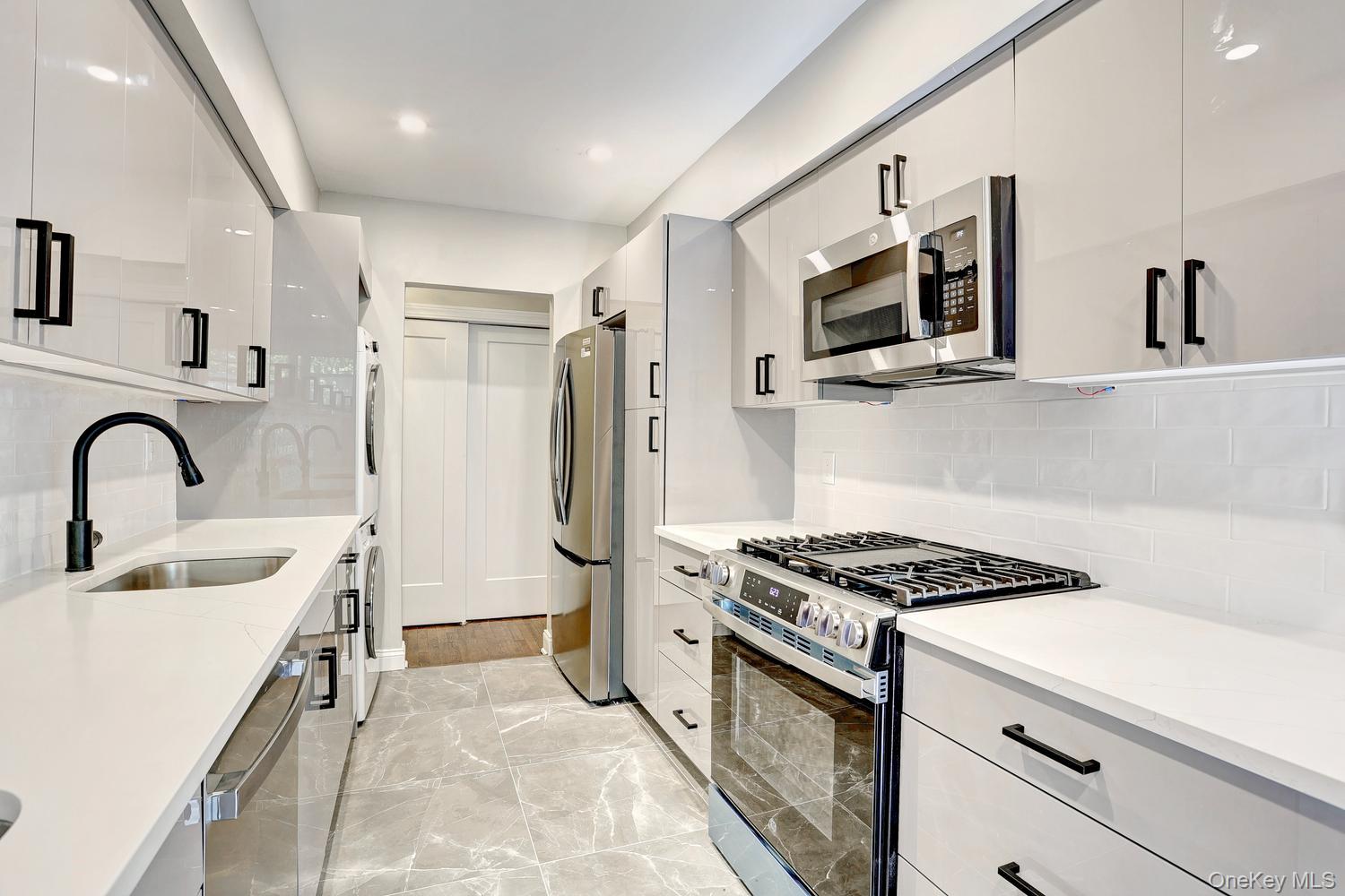 152 Kearsing Parkway, Unit E photo 8