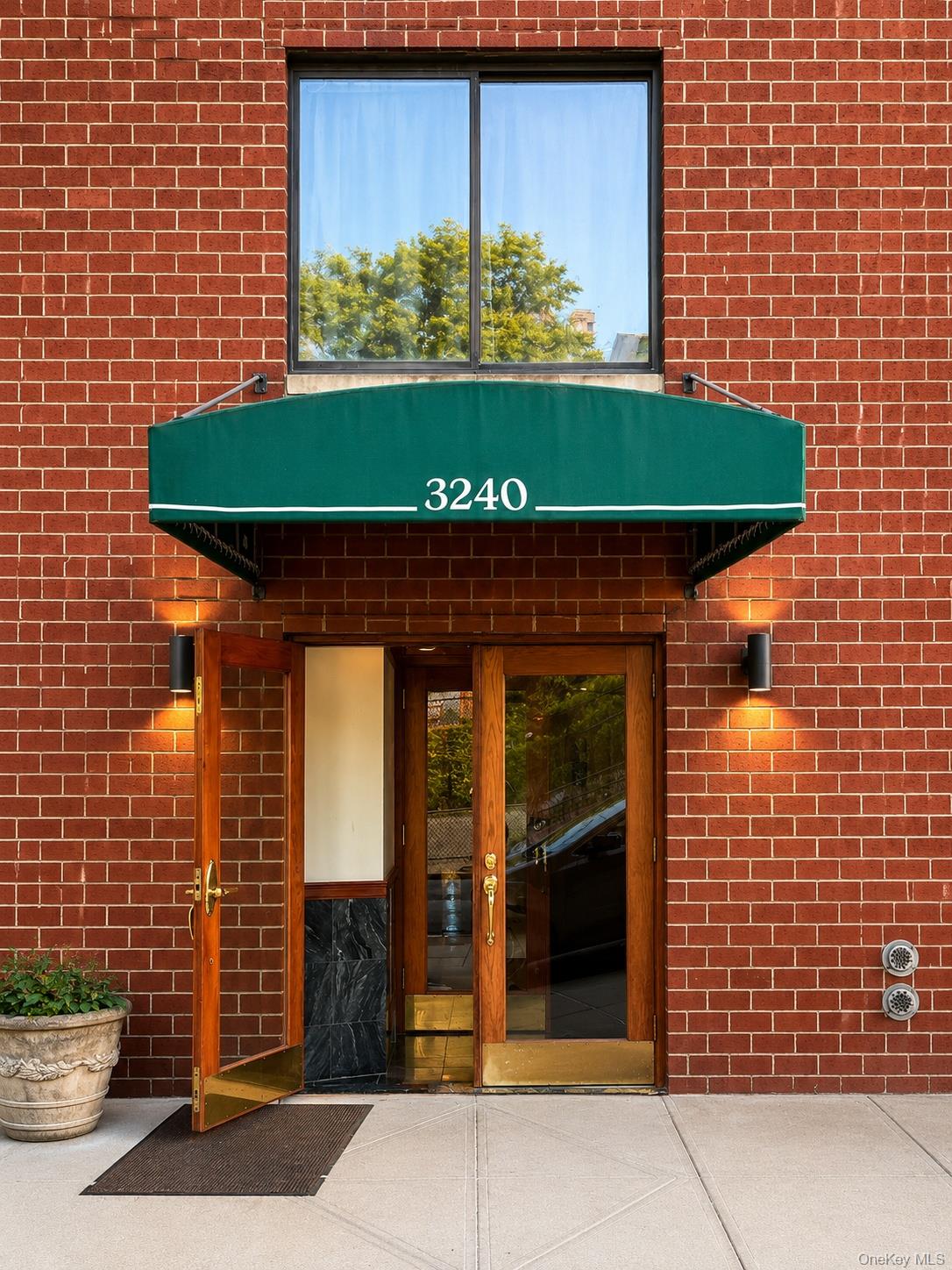 3240 Netherland Avenue, Unit 1C