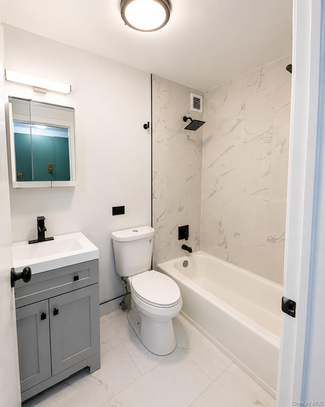 3240 Netherland Avenue, Unit 1C photo 3