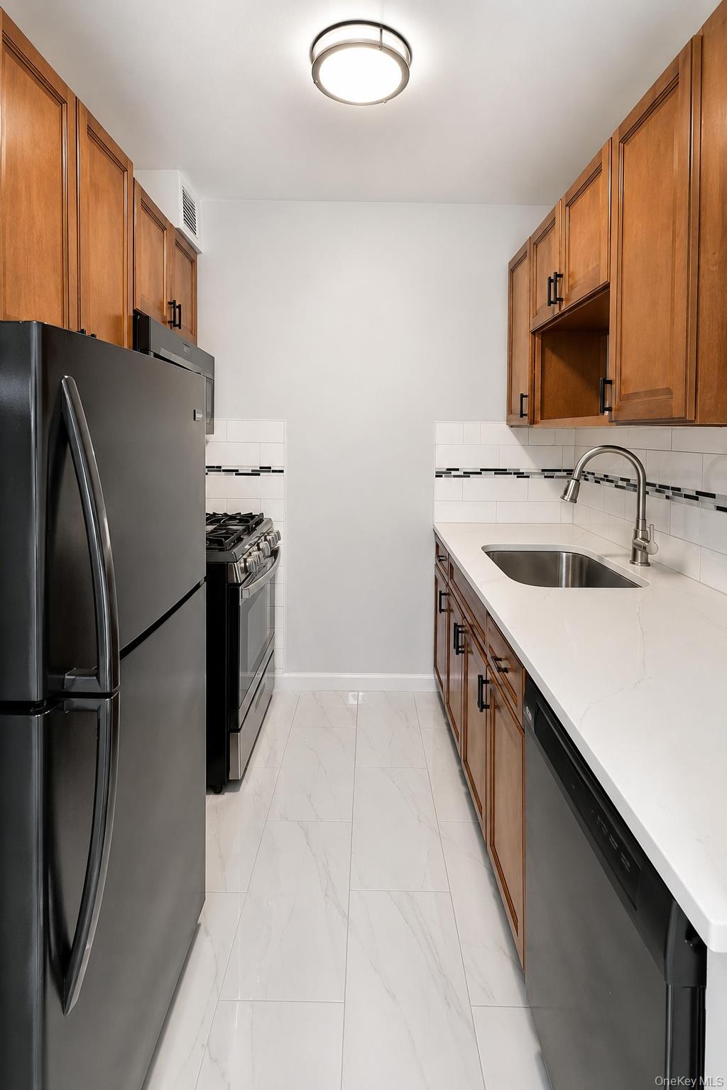 3240 Netherland Avenue, Unit 1C photo 2