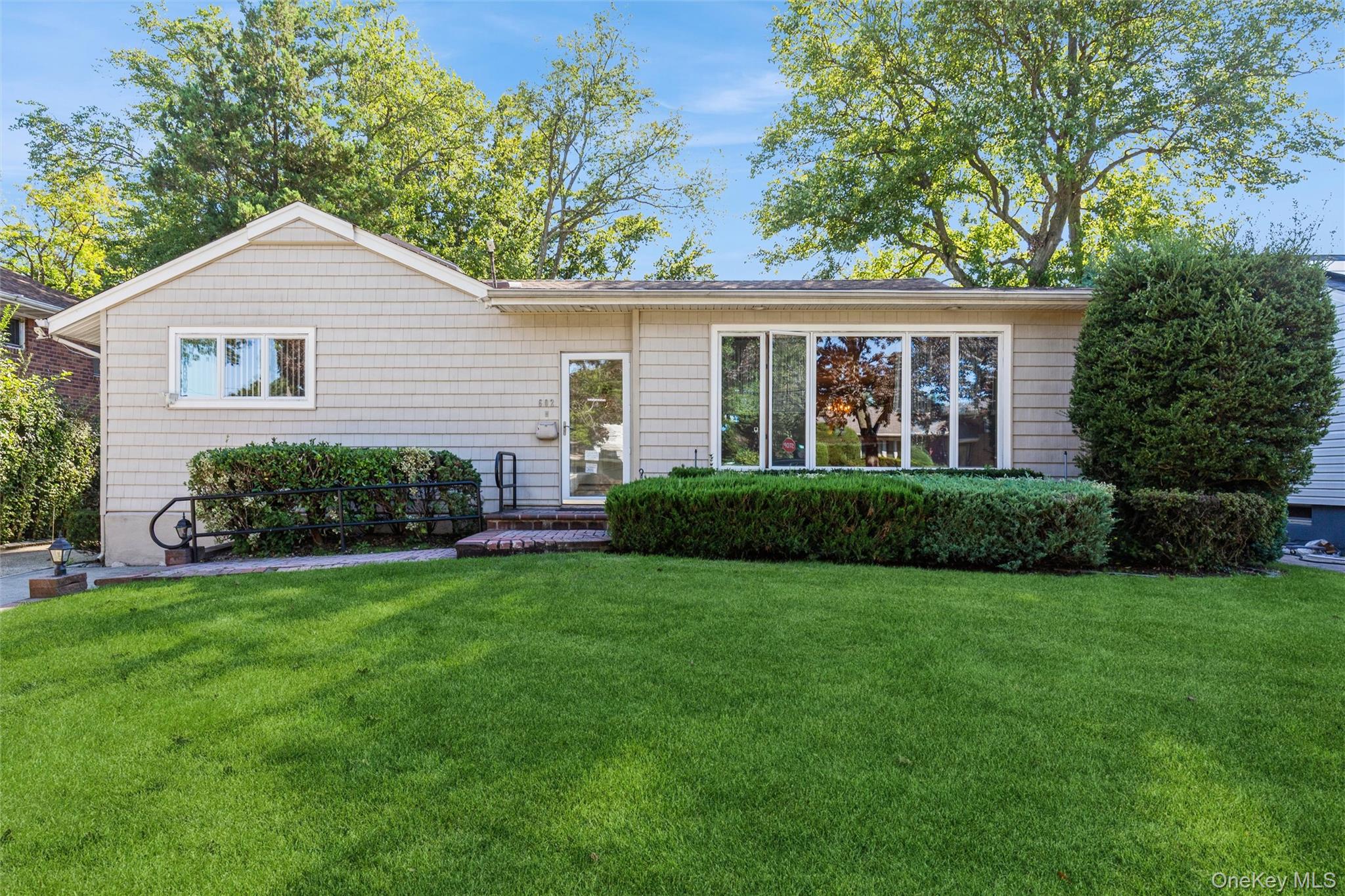 602 Garden Lane – For Sale
