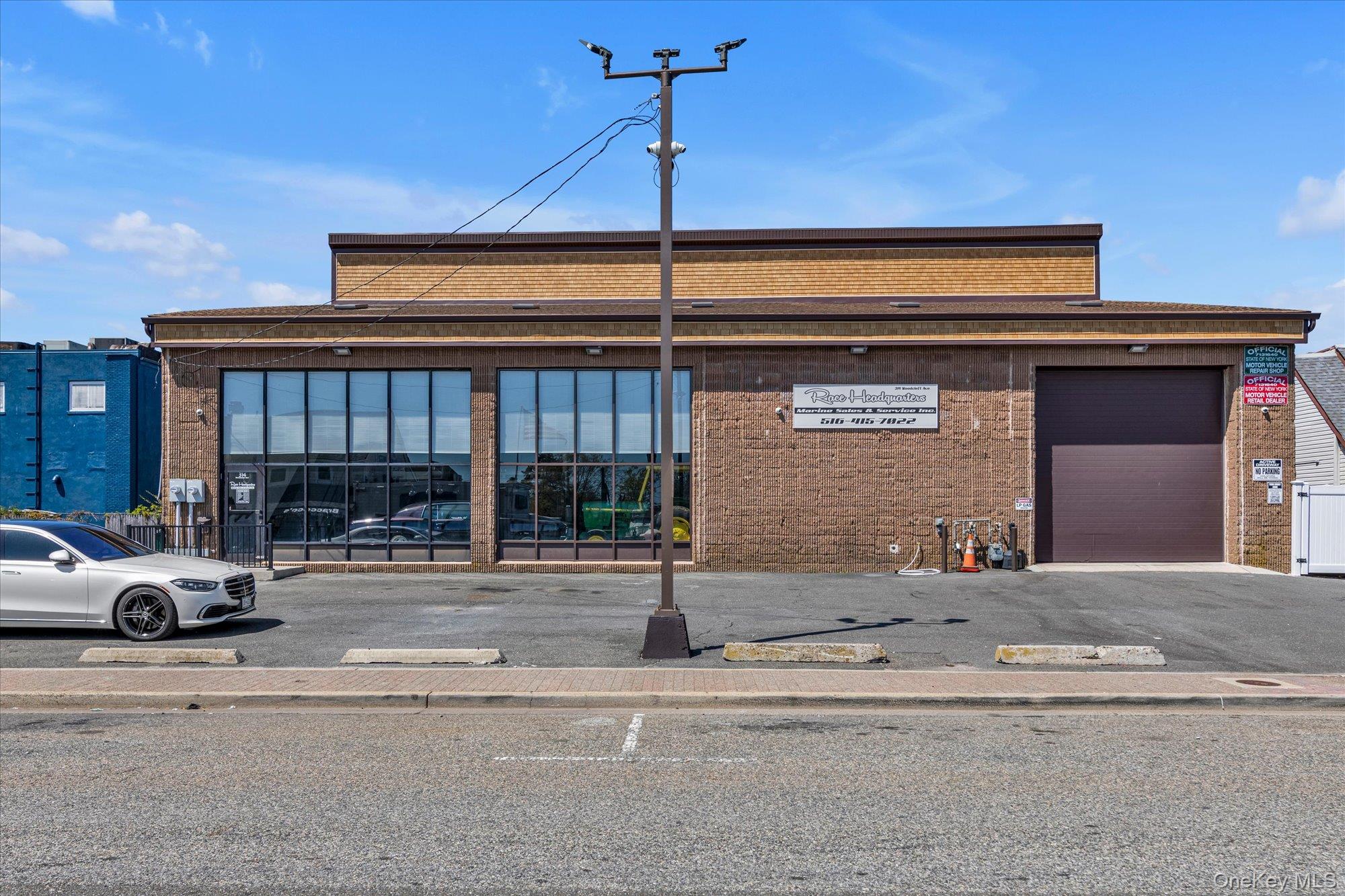312-314 Woodcleft Avenue – For Sale photo 2