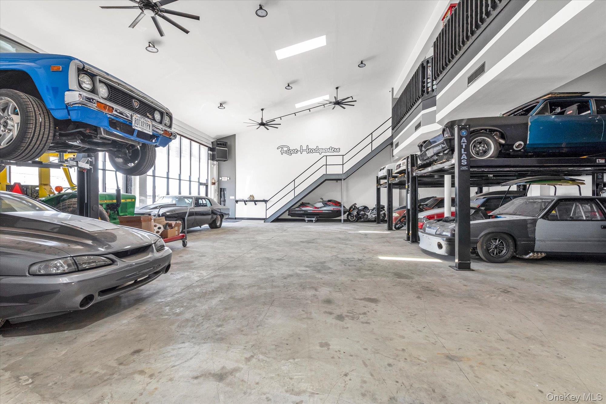 312-314 Woodcleft Avenue – For Sale photo 6