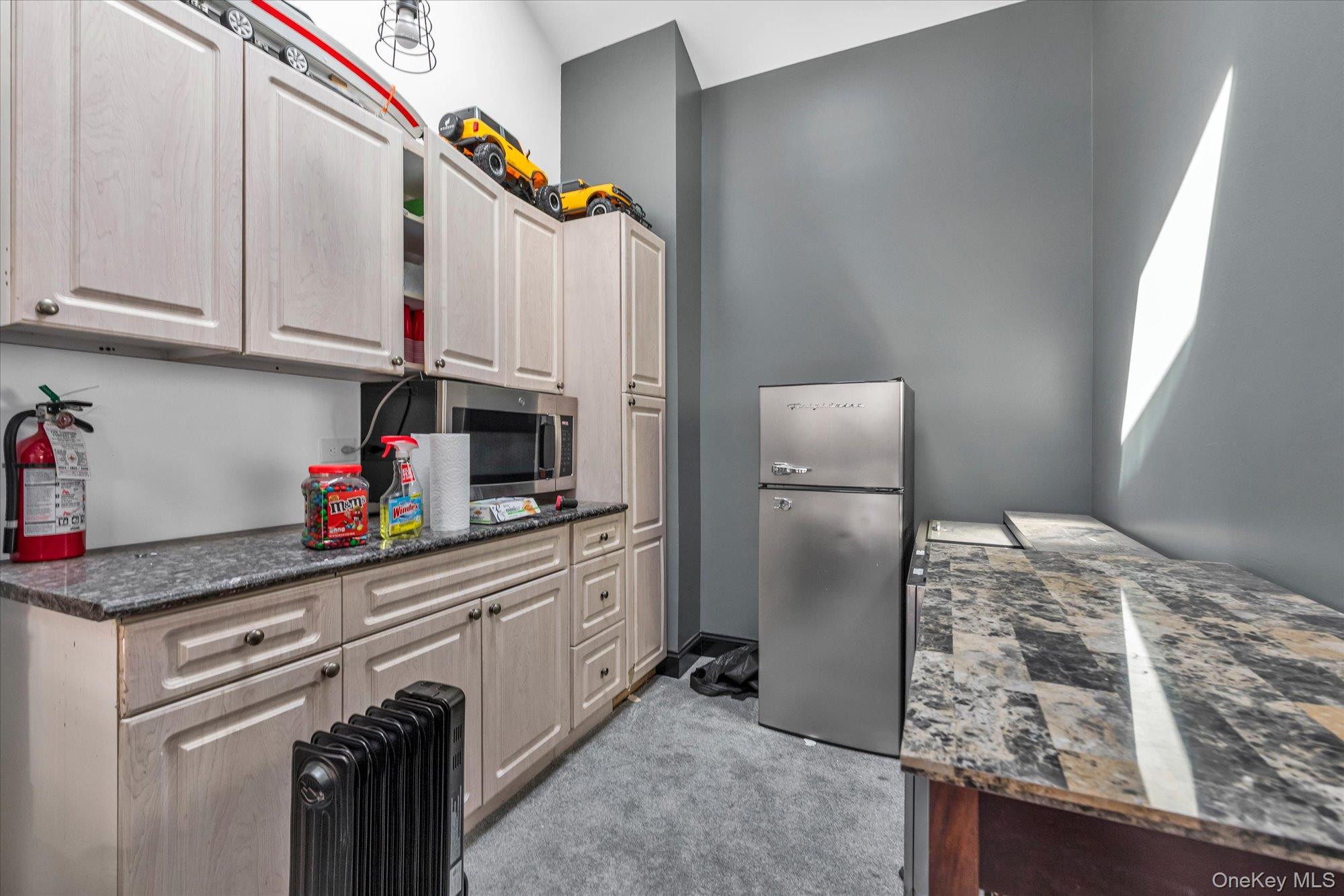 312-314 Woodcleft Avenue – For Sale photo 12