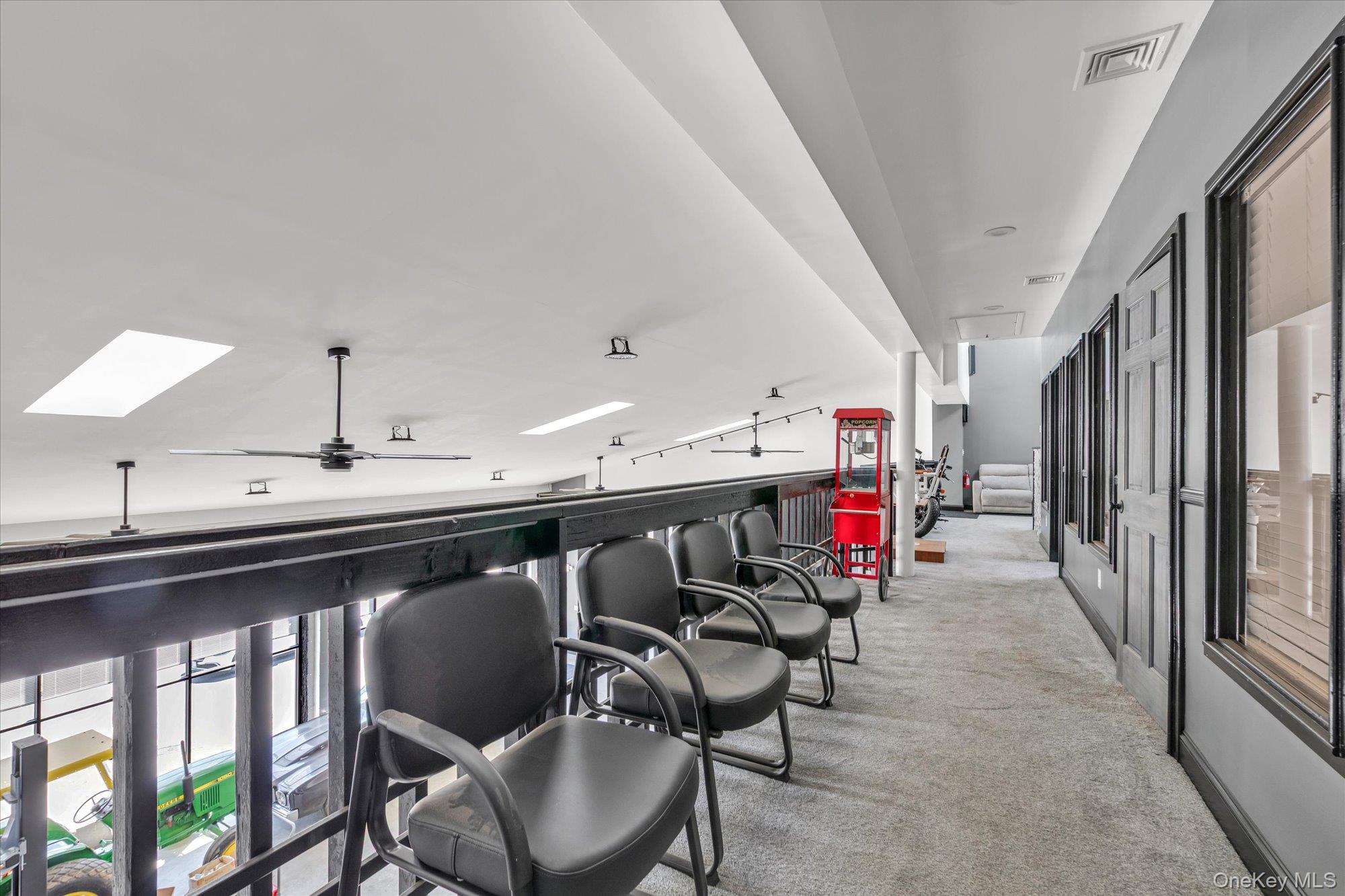 312-314 Woodcleft Avenue – For Sale photo 14
