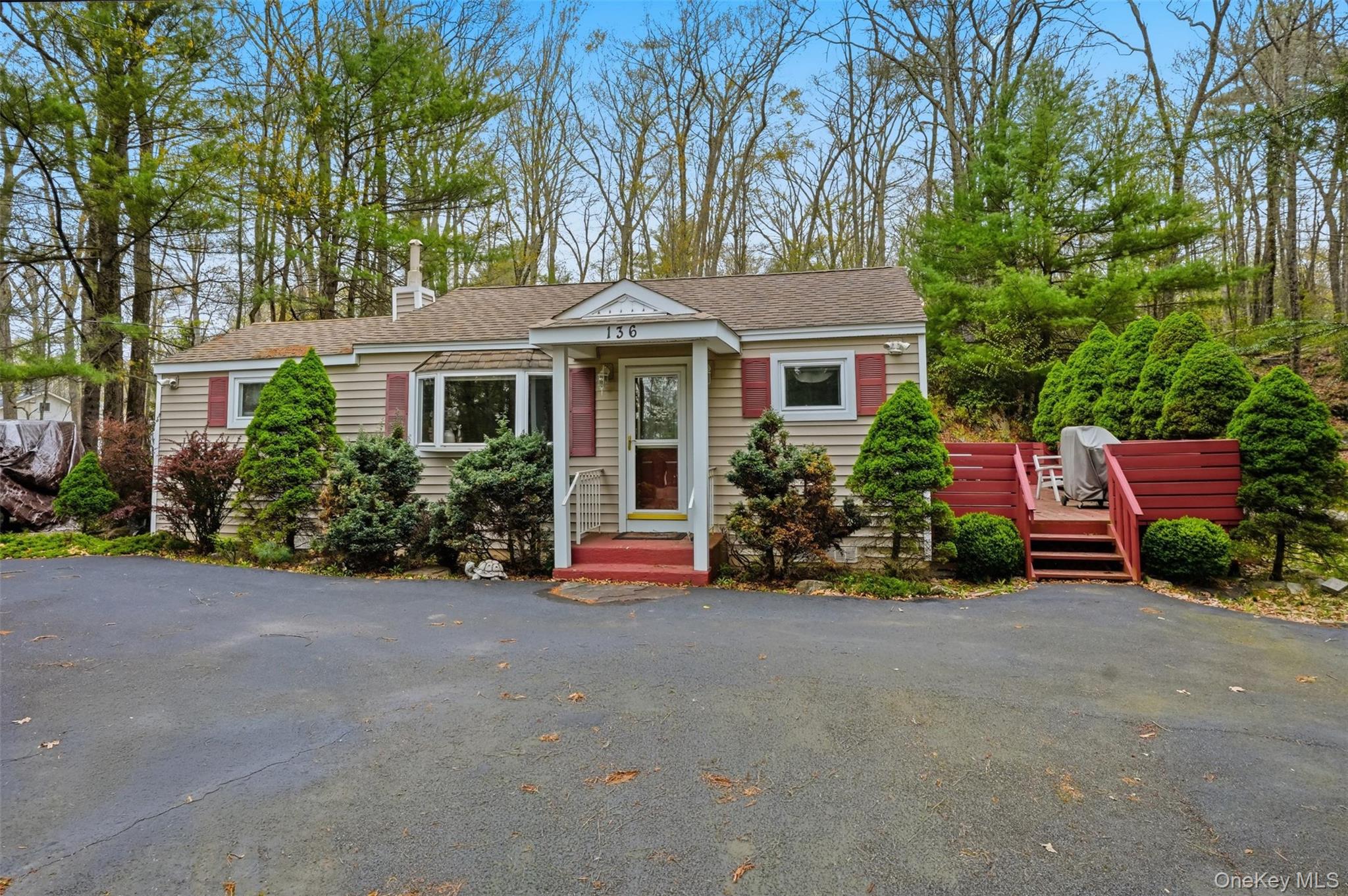 136 N Shore Drive – For Sale photo 3