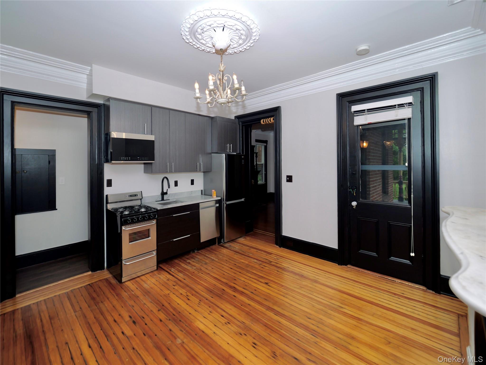 4 Grand Street, Unit 2 photo 7