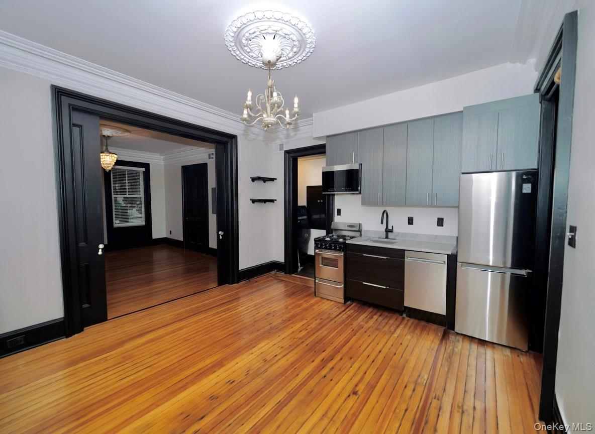 4 Grand Street, Unit 2 photo 2