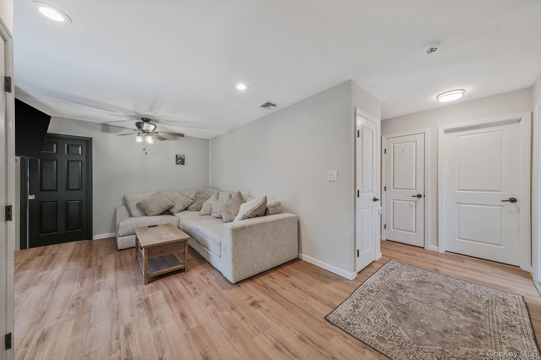 5 Oakwood Avenue – For Sale photo 9
