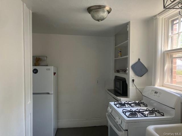 378 Sea Cliff Avenue, Unit 3 photo 6
