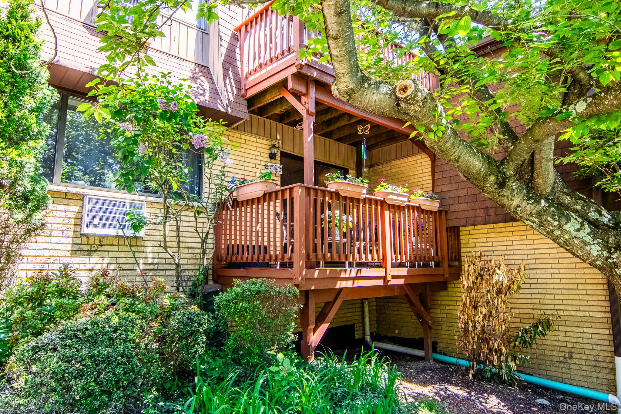 292 Richard Court, Unit 292 photo 20