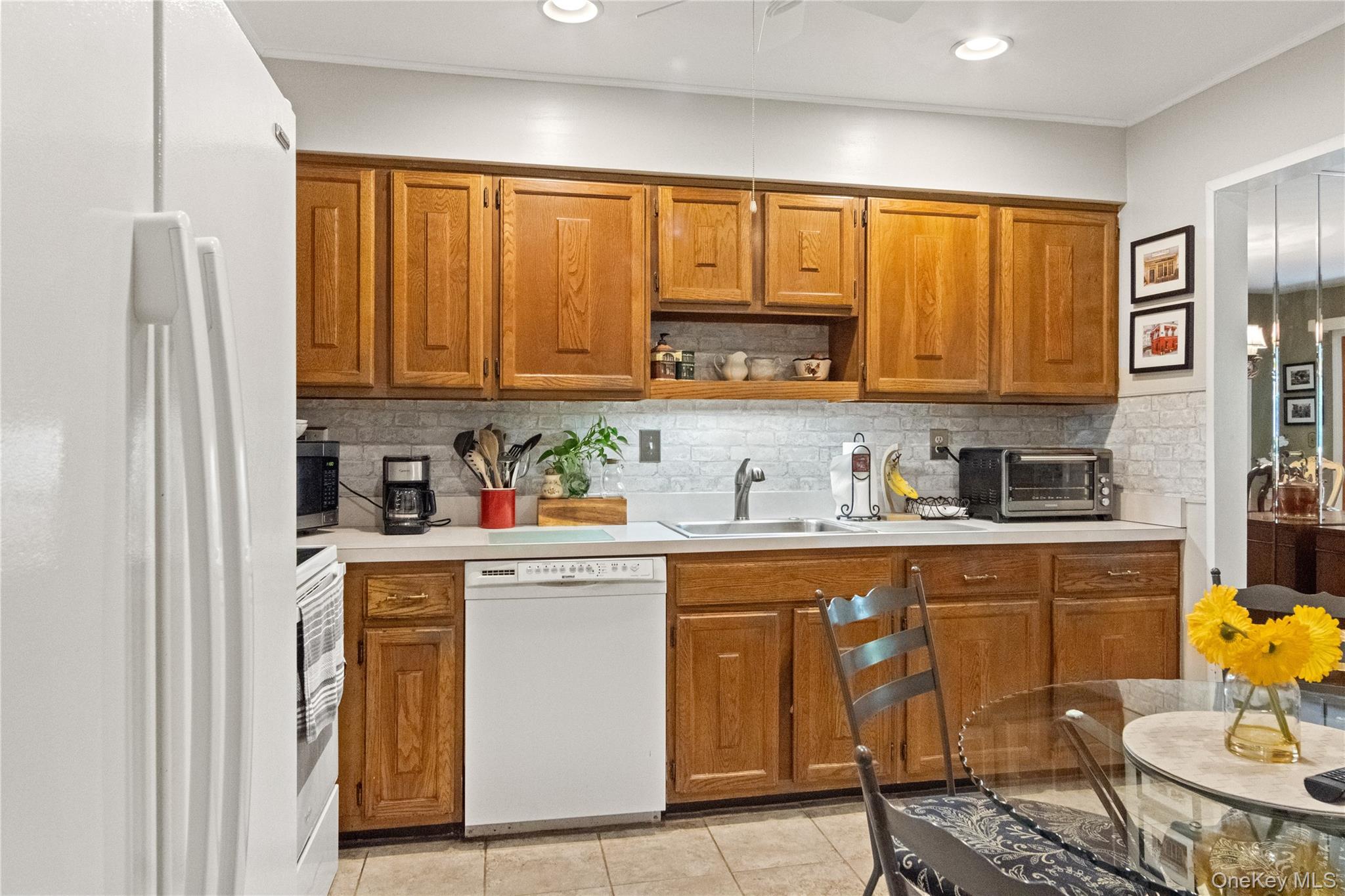 292 Richard Court, Unit 292 photo 13