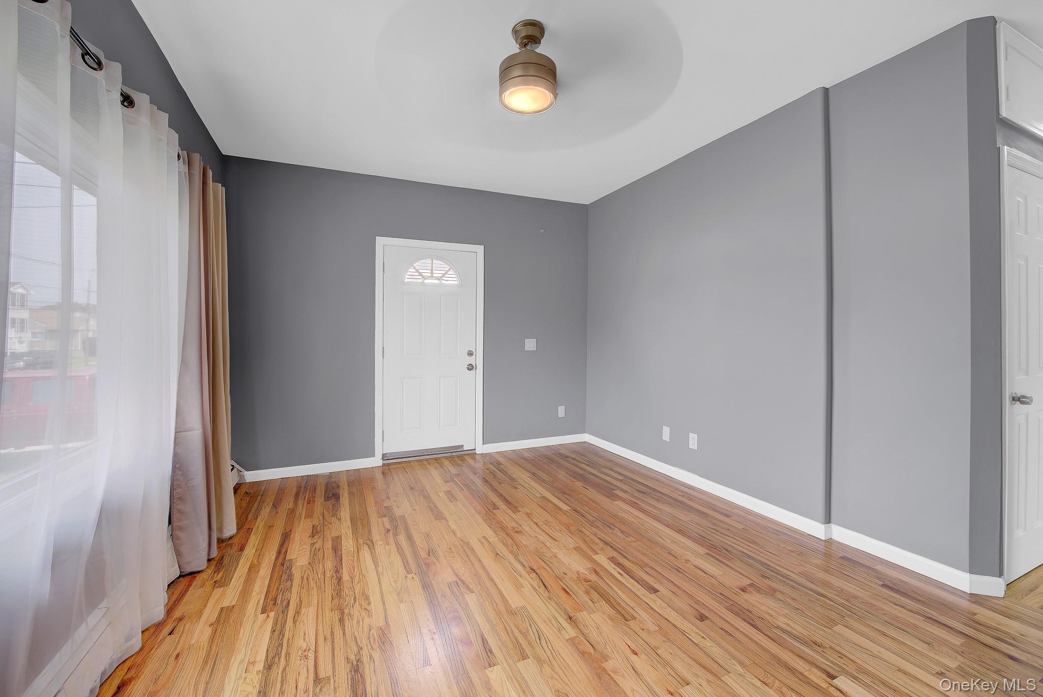 587 Miller Avenue – For Sale photo 4