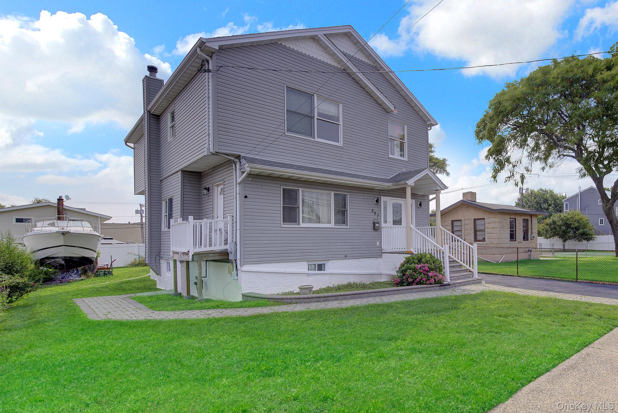 587 Miller Avenue – For Sale photo 2