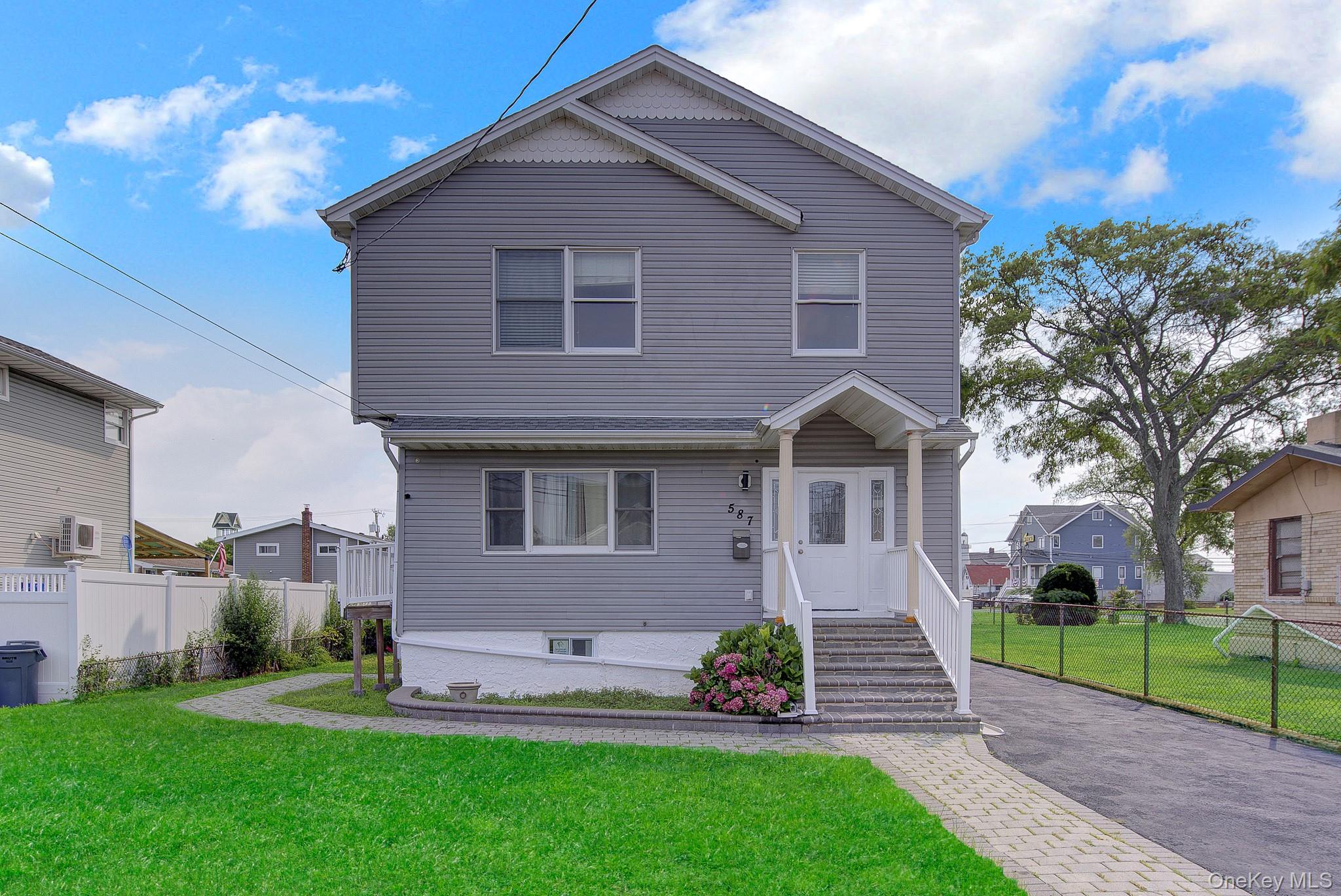 587 Miller Avenue – For Sale