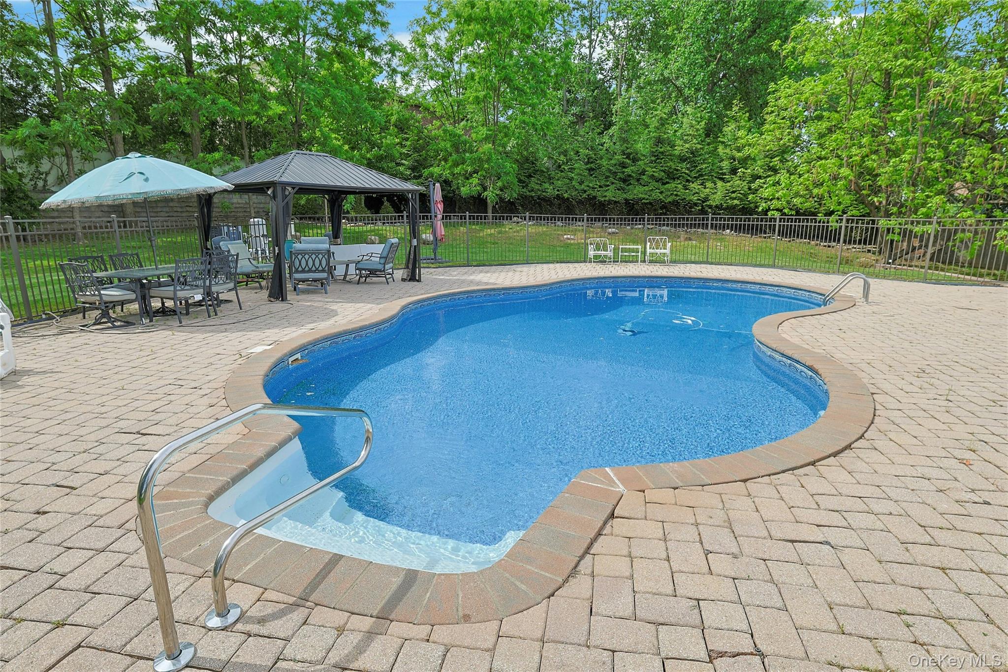 8 Stark Court – For Sale photo 44