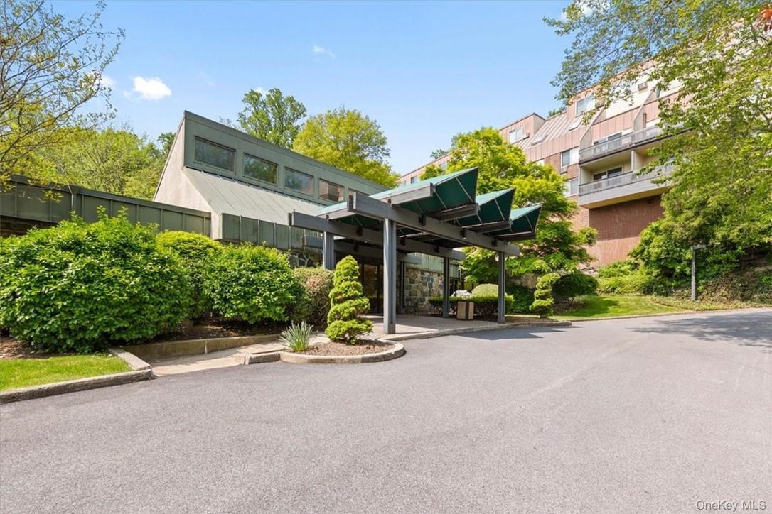 2 Fountain Lane, Unit 3W photo 2