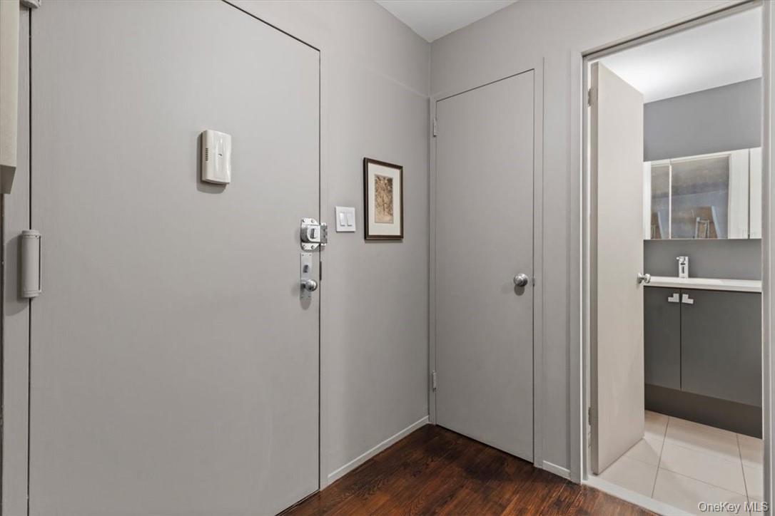 2 Fountain Lane, Unit 3W photo 4