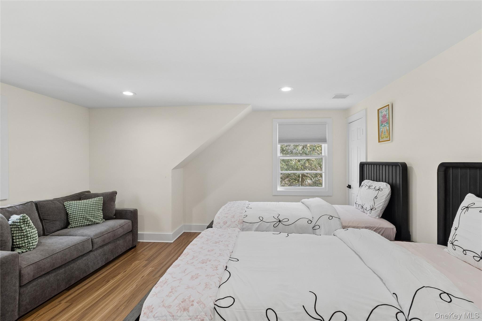 135 Pembroke Drive – For Rent photo 28