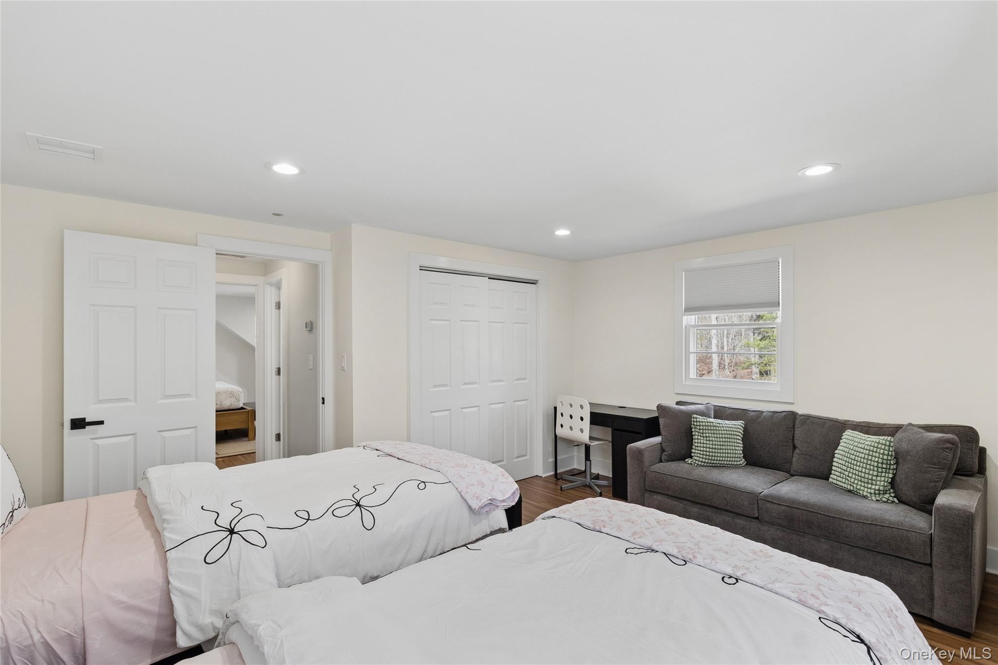 135 Pembroke Drive – For Rent photo 29