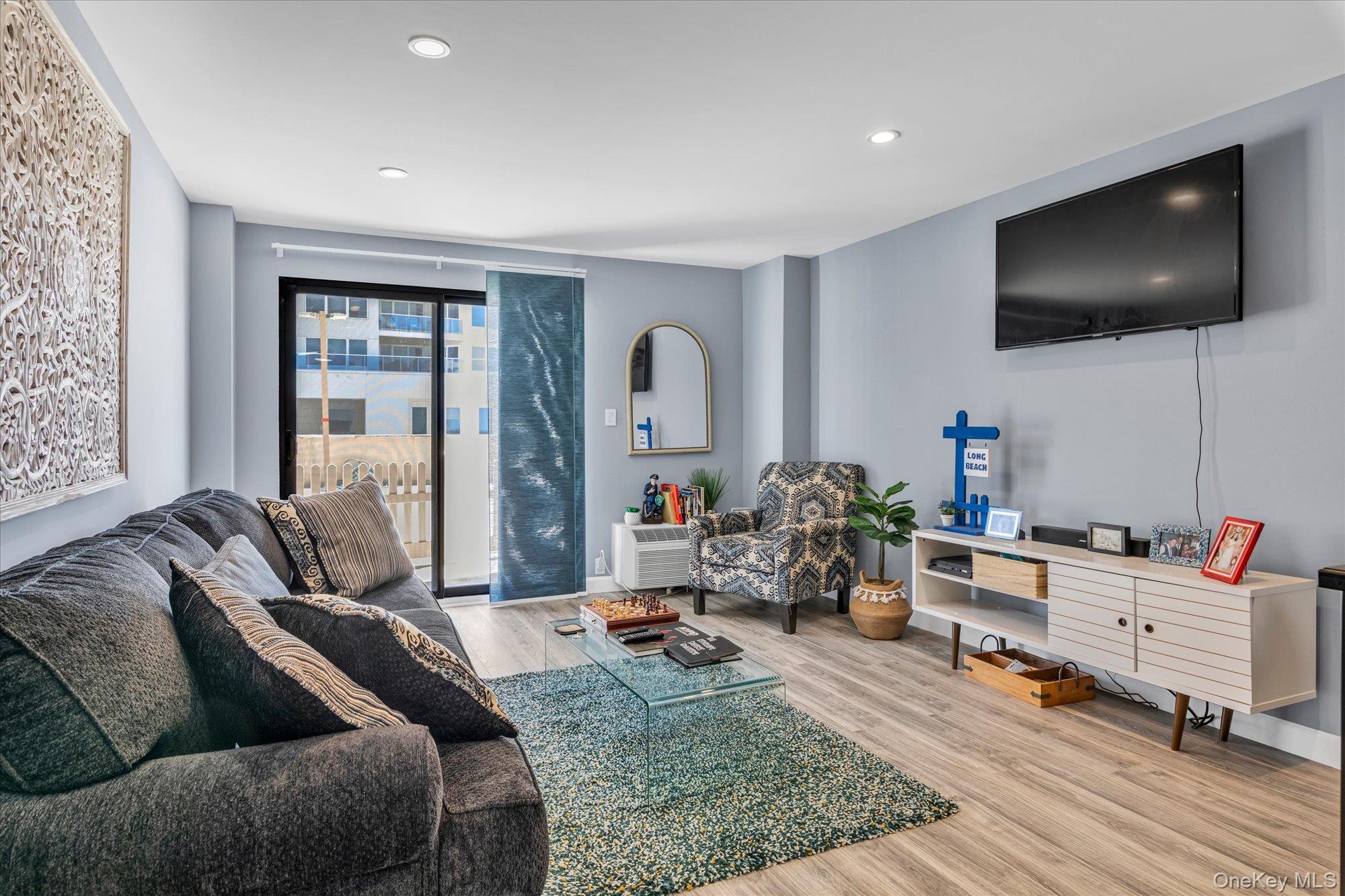 360 Shore Road, Unit 2C photo 2