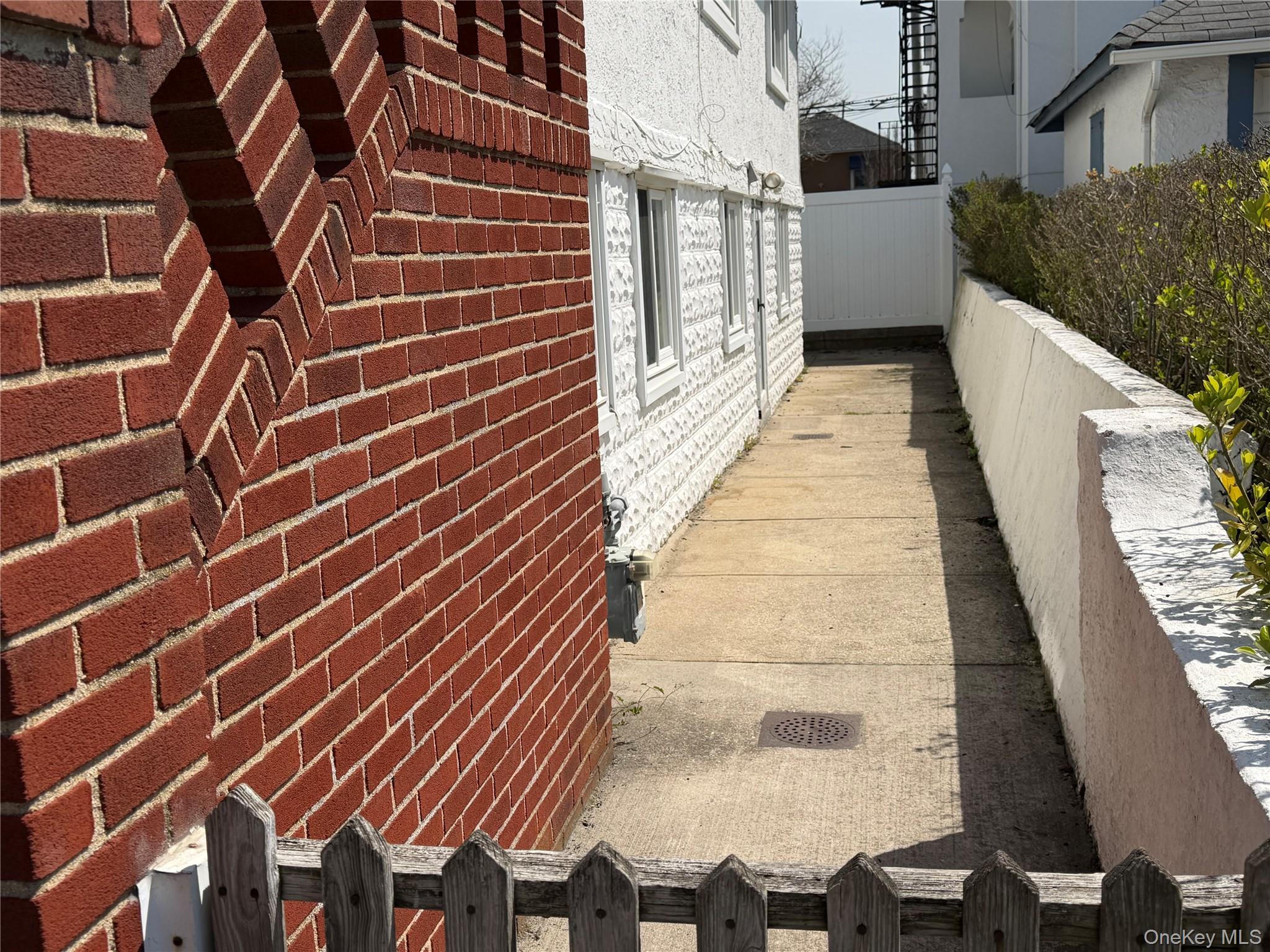40 Oswego Ave, Unit 1 photo 2