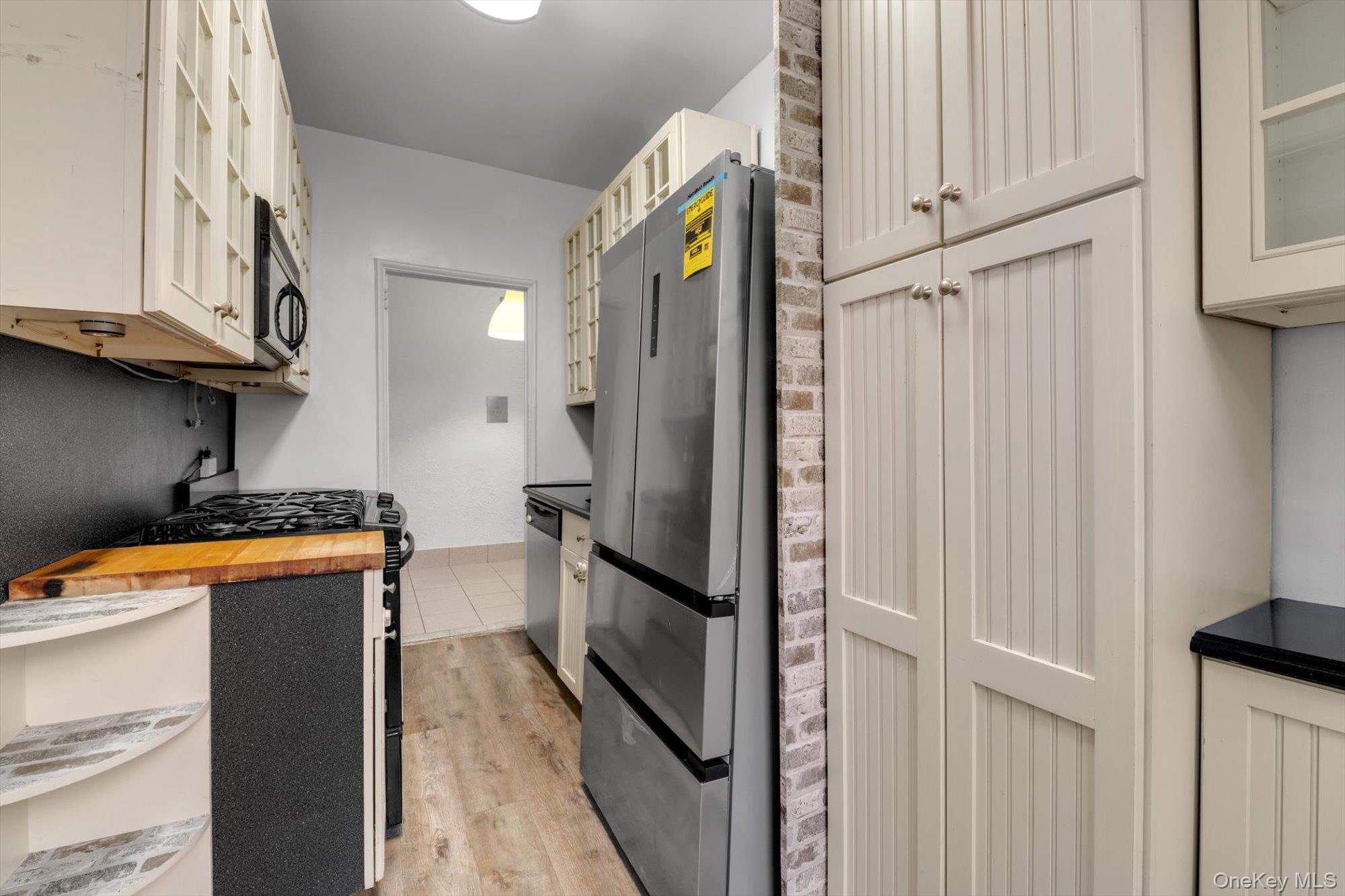 37-21 80th Street, Unit 3M photo 9
