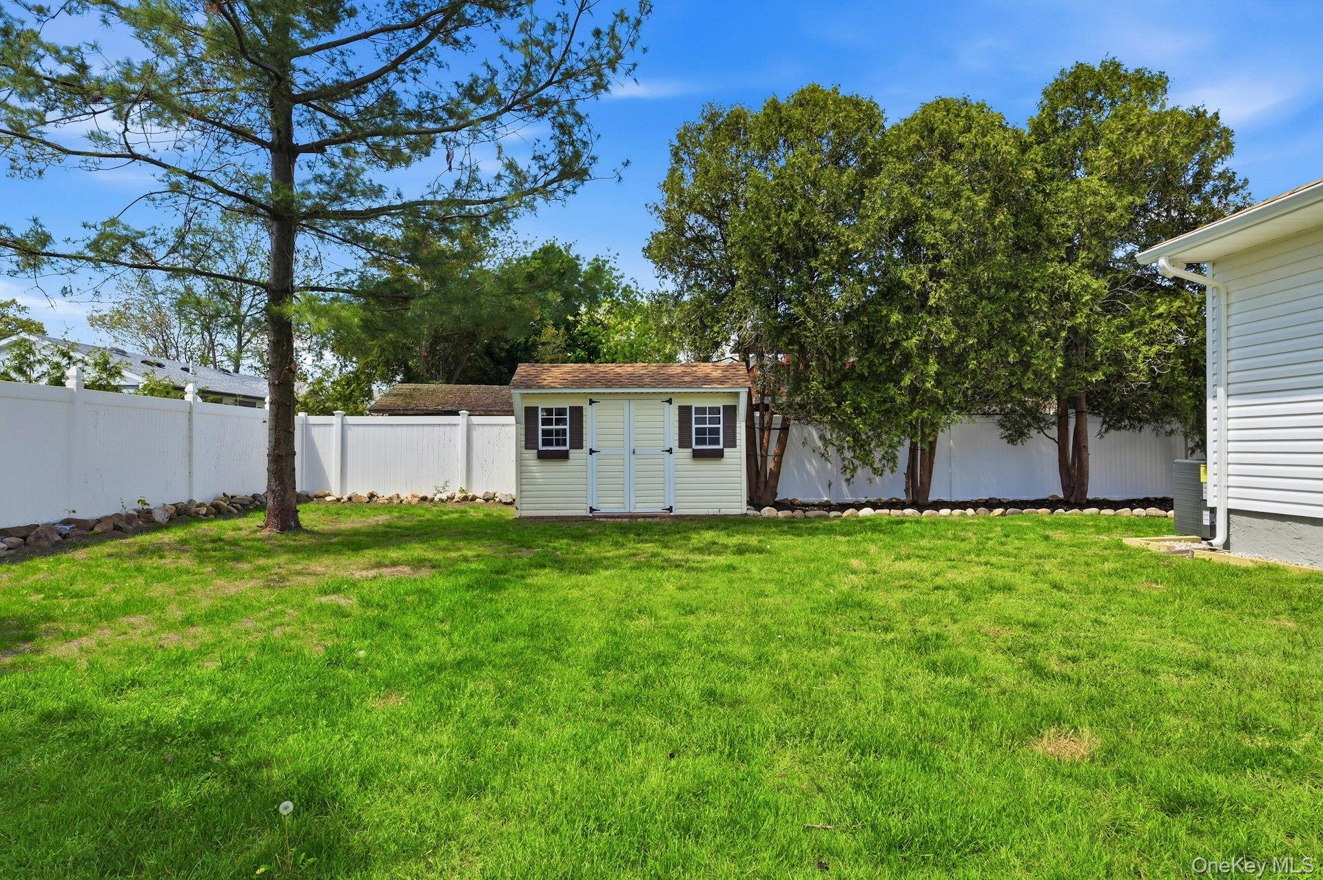21 Robbins Street – For Sale photo 18