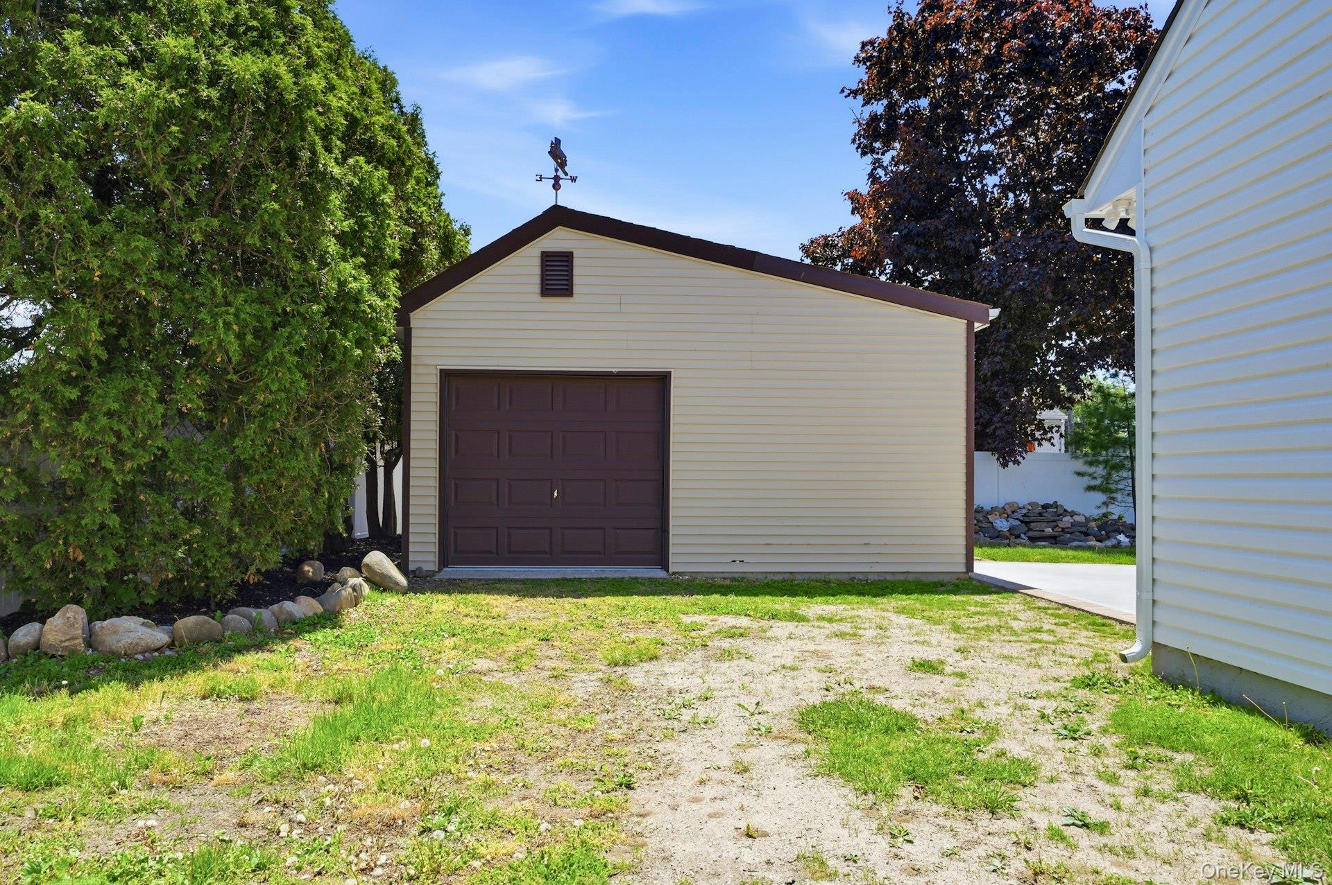 21 Robbins Street – For Sale photo 3