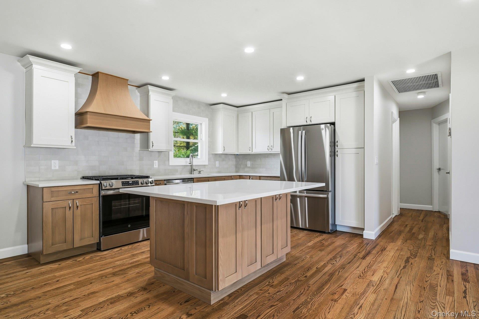 21 Robbins Street – For Sale