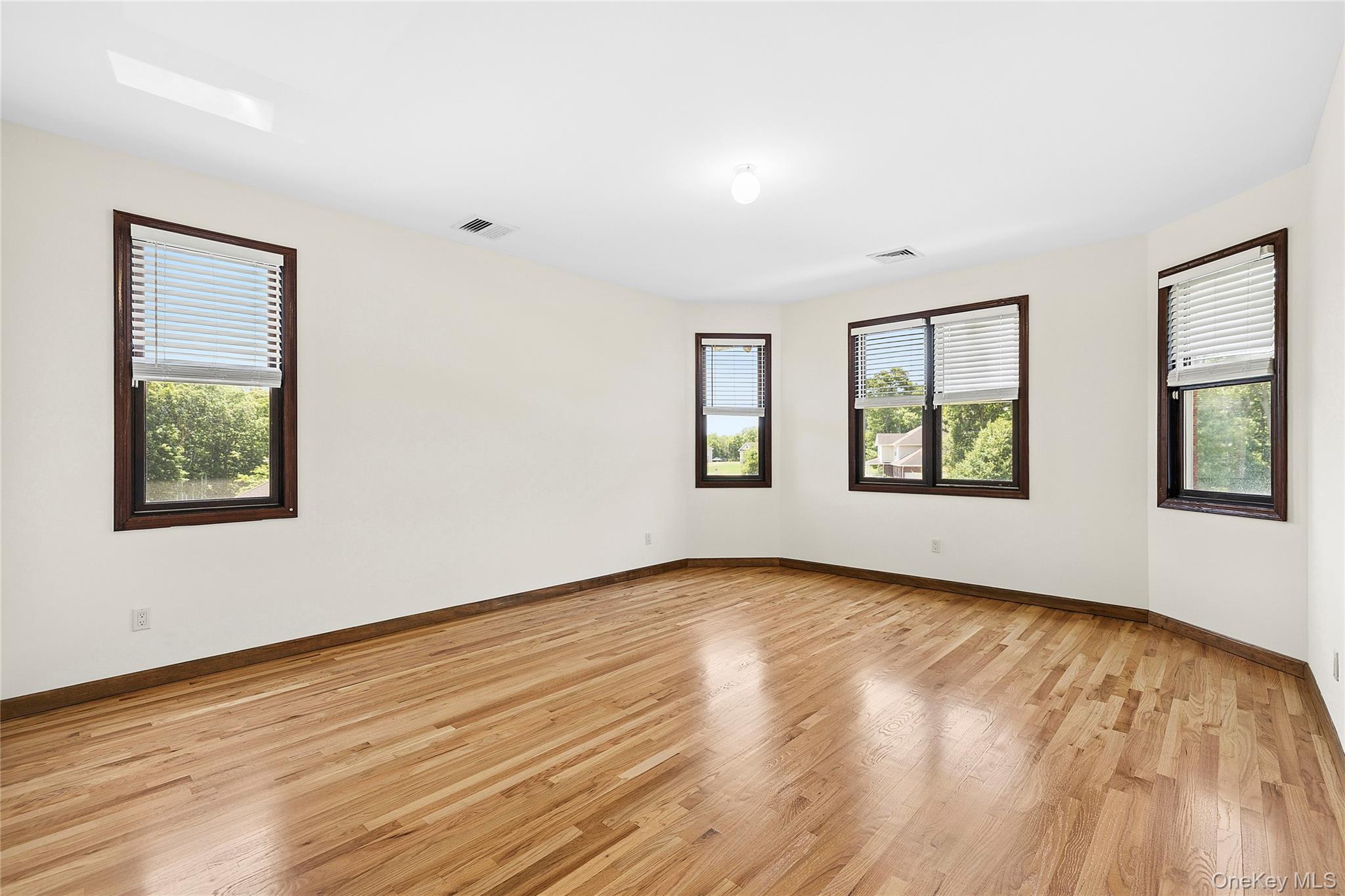 52 Mastro Road – For Sale photo 8