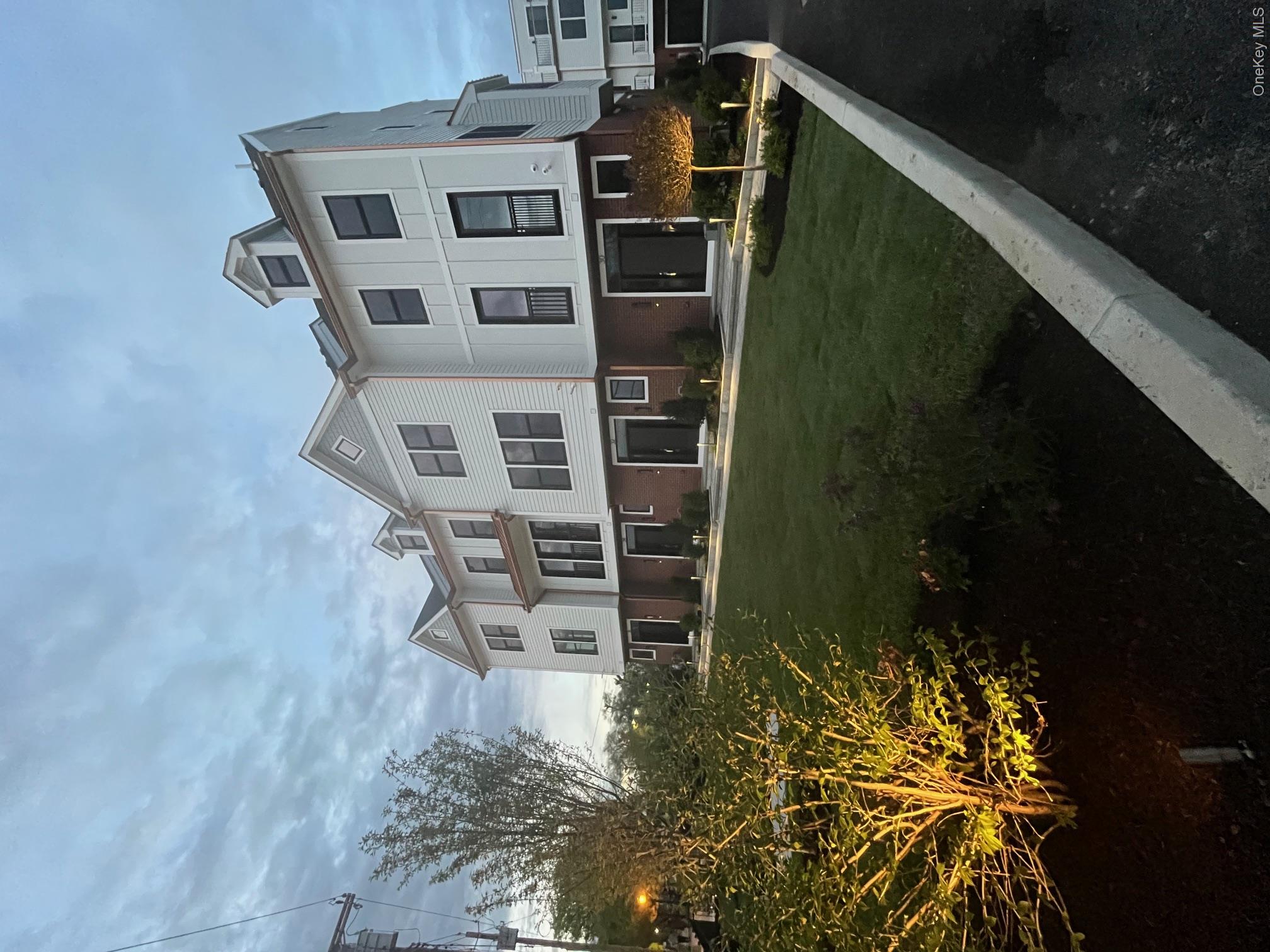 34 Andrews Lane – For Sale