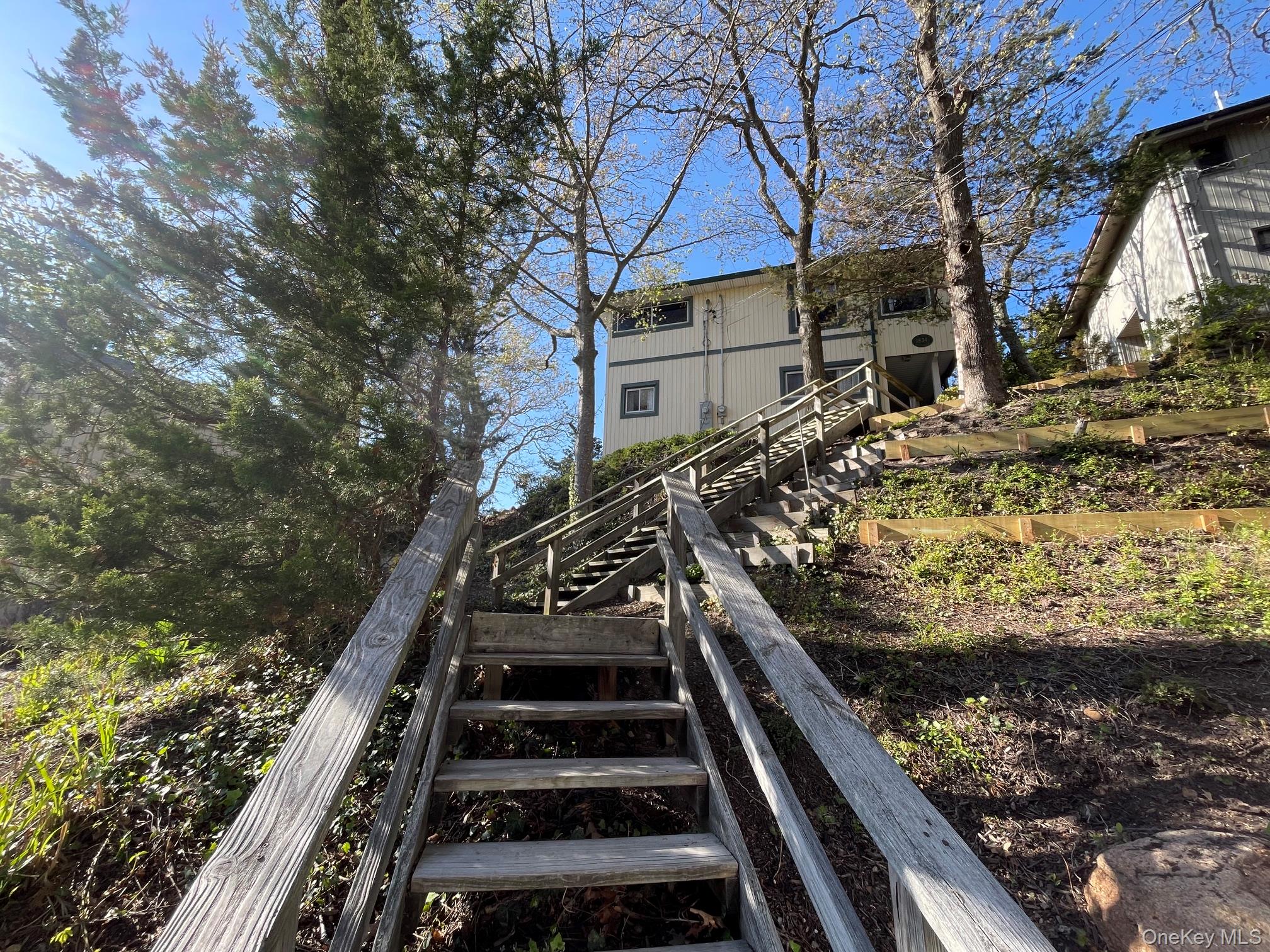 1834A Edwards Avenue – For Rent