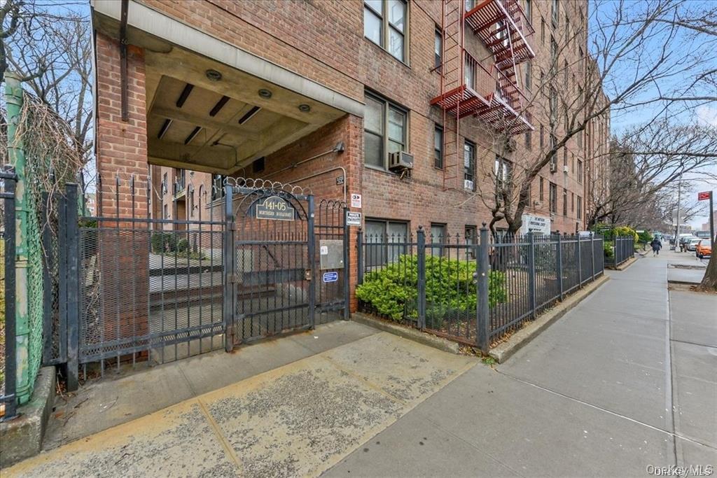 141-05 Northern Boulevard, Unit C1-D1 photo 3