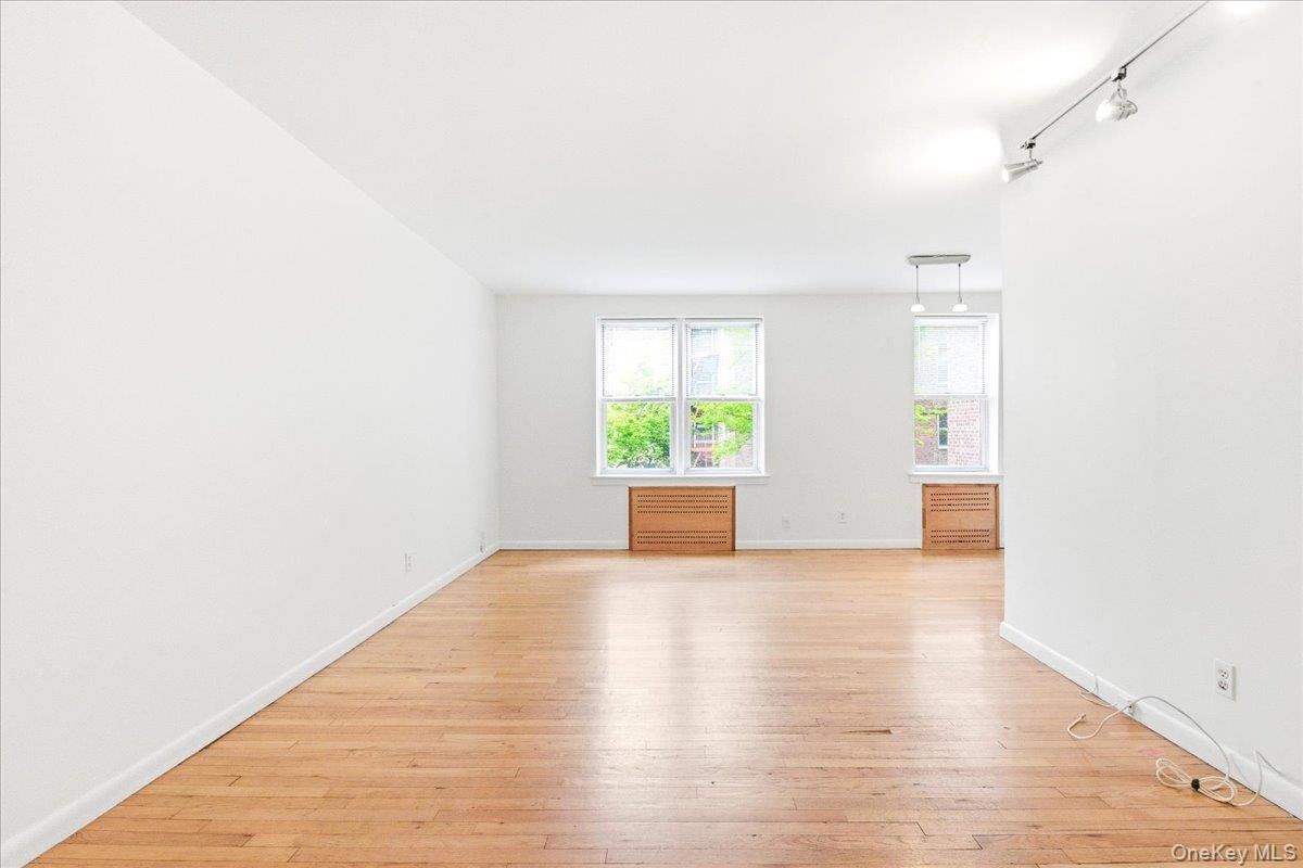 65-45 Yellowstone Boulevard, Unit 2A photo 12