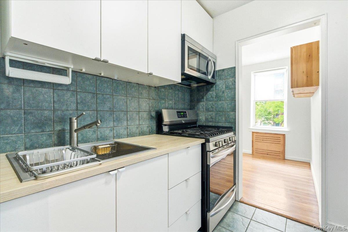 65-45 Yellowstone Boulevard, Unit 2A photo 6