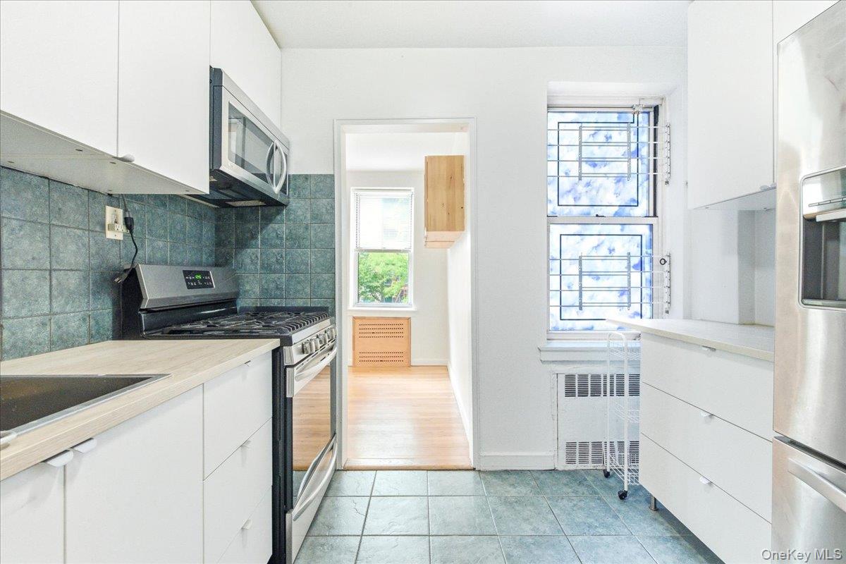 65-45 Yellowstone Boulevard, Unit 2A photo 5