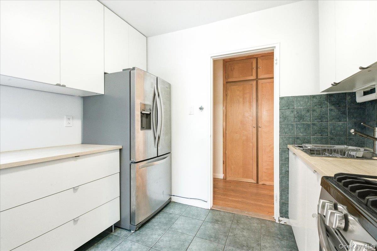 65-45 Yellowstone Boulevard, Unit 2A photo 8
