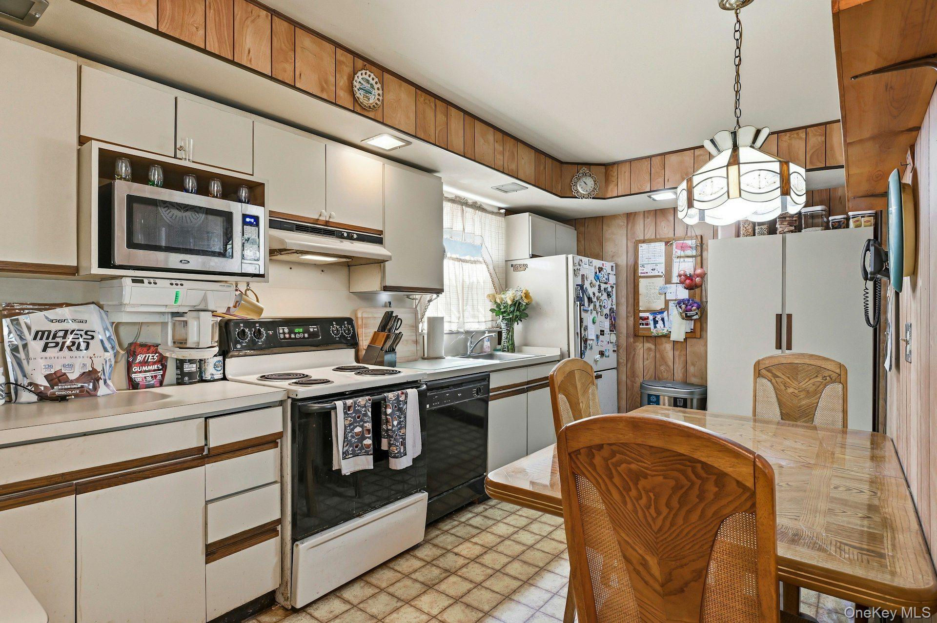 100 Avenue B – For Sale photo 9