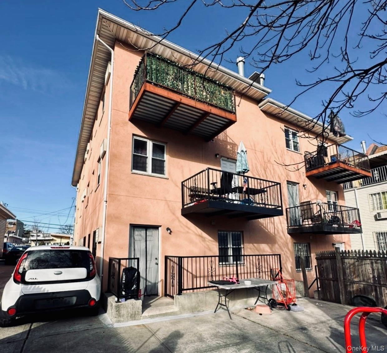 2266 Seward Avenue – For Sale photo 5