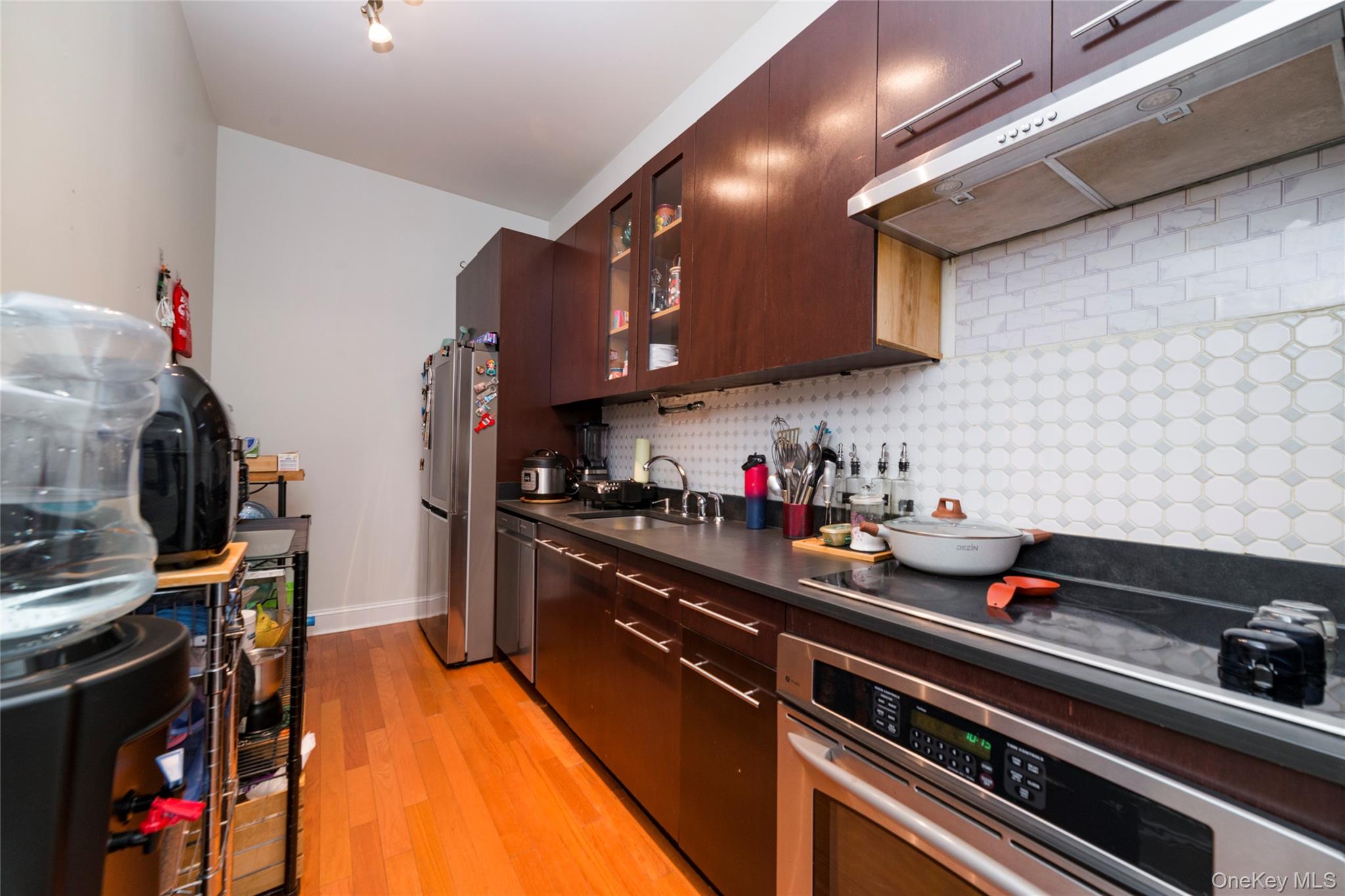 25 Leroy Place, Unit 501 photo 8