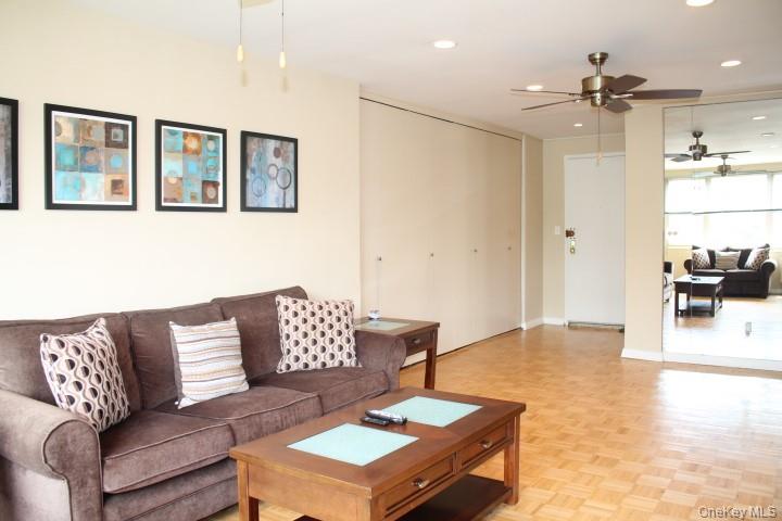 12 Old Mamaroneck Road, Unit 7K photo 4