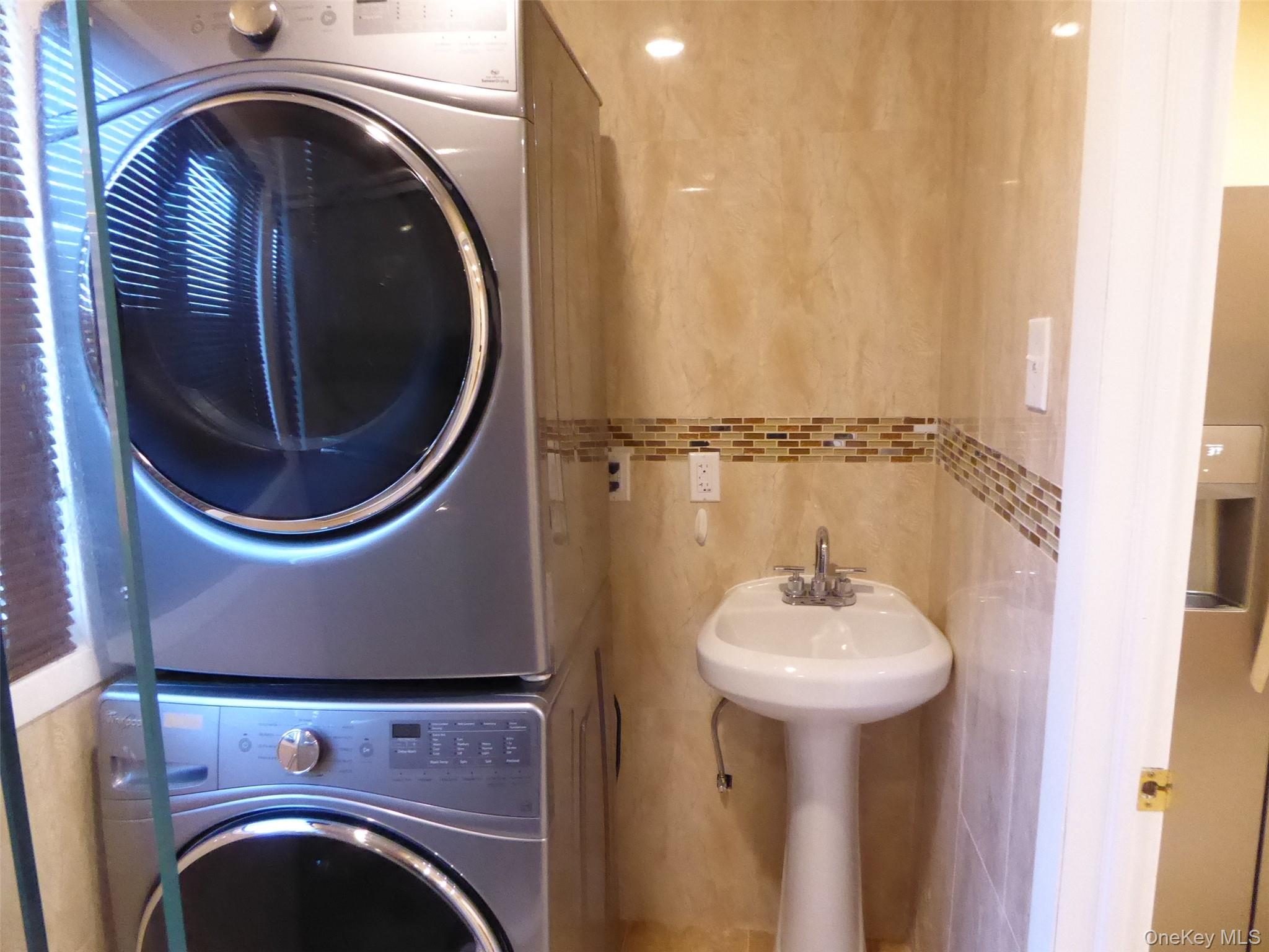 122 Forest Avenue, Unit Rear photo 16